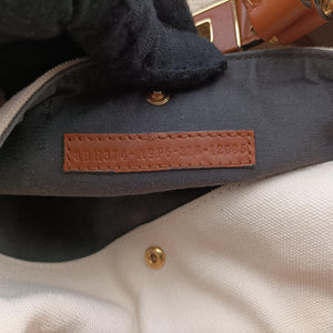 Pre-owned Fendi Peekaboo Beige canvas 8BH374 shoulderbag | stylenewstar