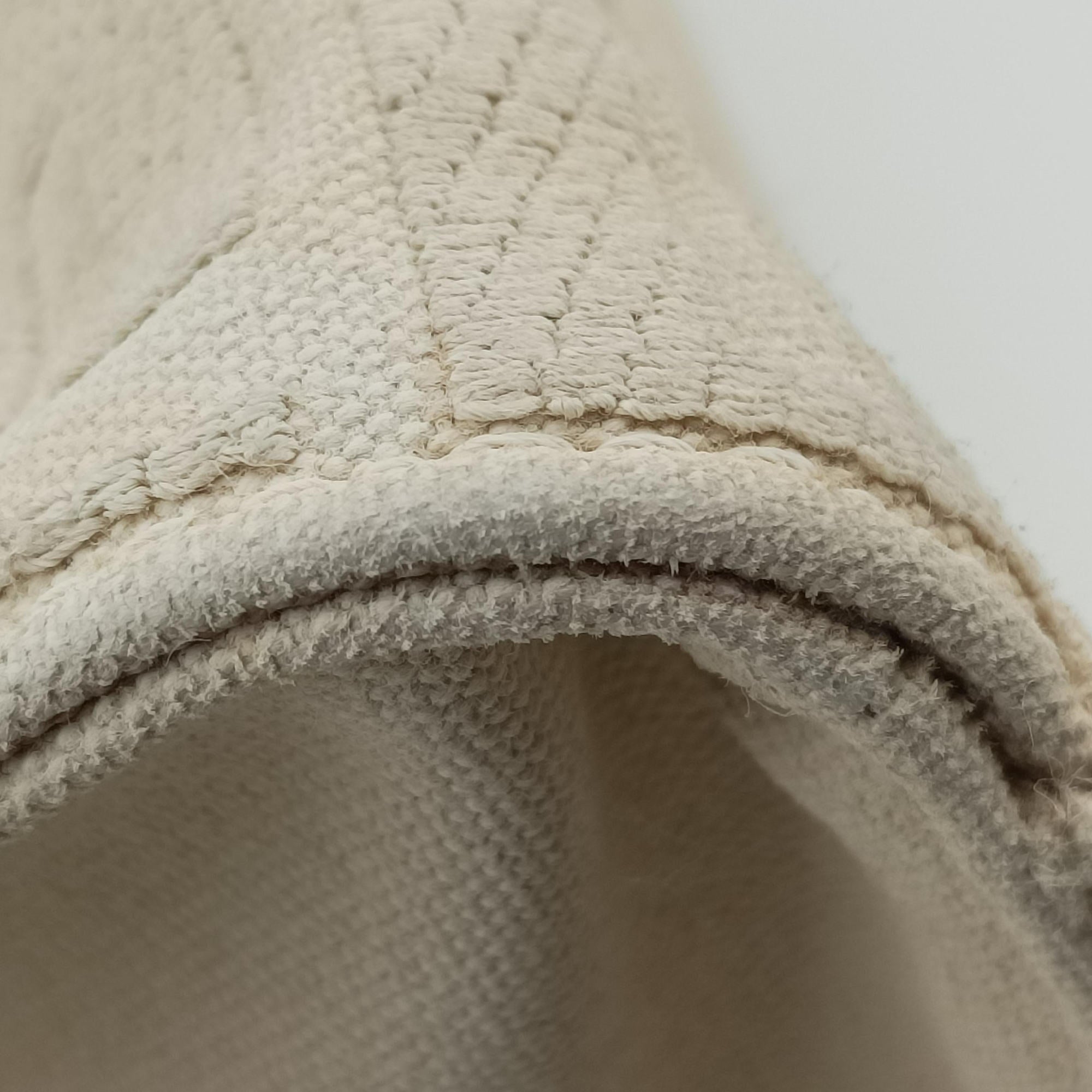 Pre-owned Fendi Peekaboo Beige canvas 8BH374 shoulderbag | stylenewstar