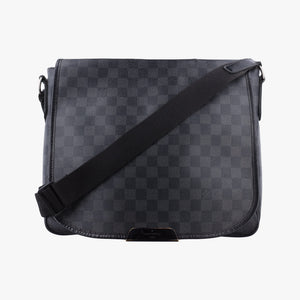 Pre-owned Louis Vuitton DANIEL MM Noir Damier GRAPHITE N58029 shoulderbag | stylenewstar