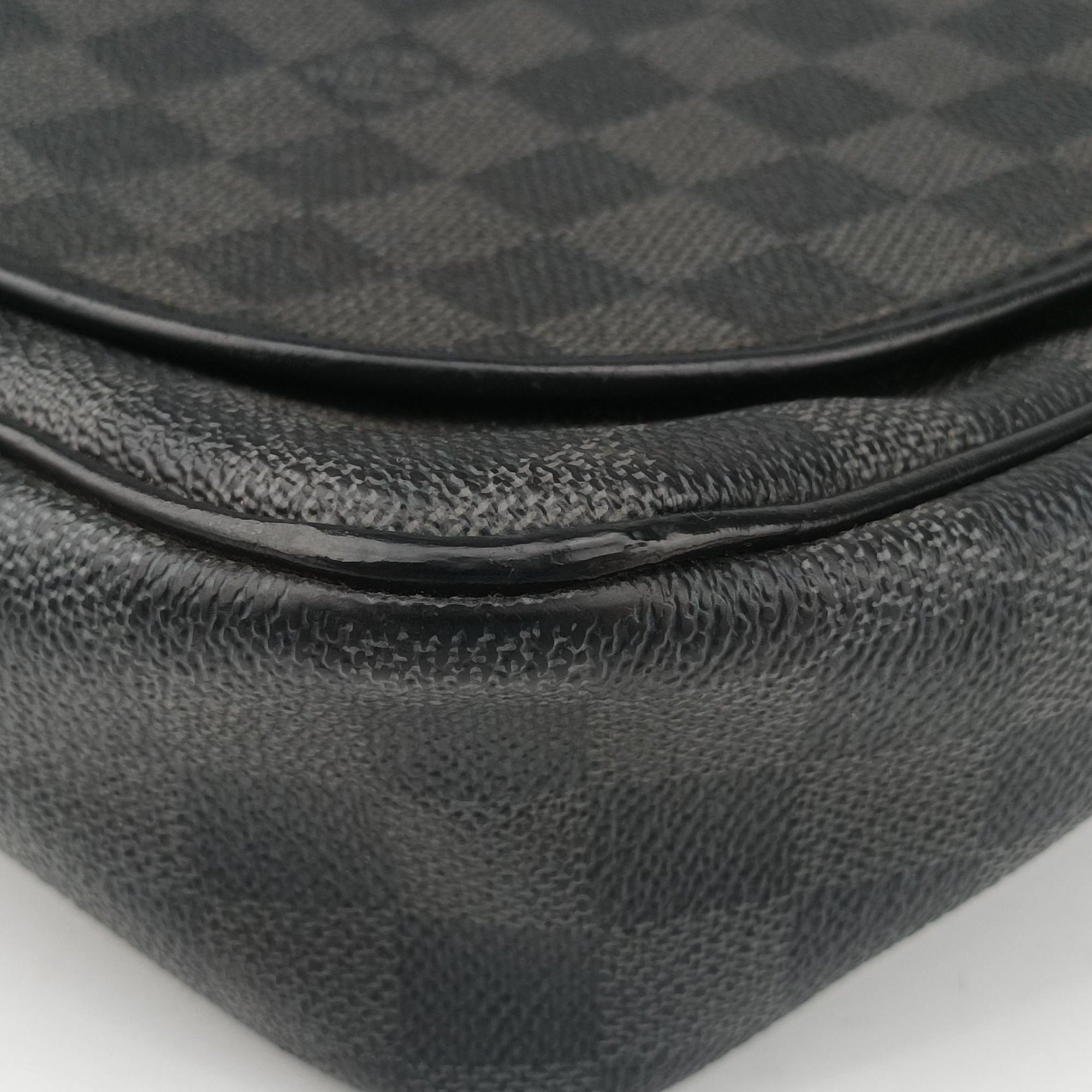 Pre-owned Louis Vuitton DANIEL MM Noir Damier GRAPHITE N58029 shoulderbag | stylenewstar