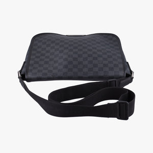 Pre-owned Louis Vuitton DANIEL MM Noir Damier GRAPHITE N58029 shoulderbag | stylenewstar