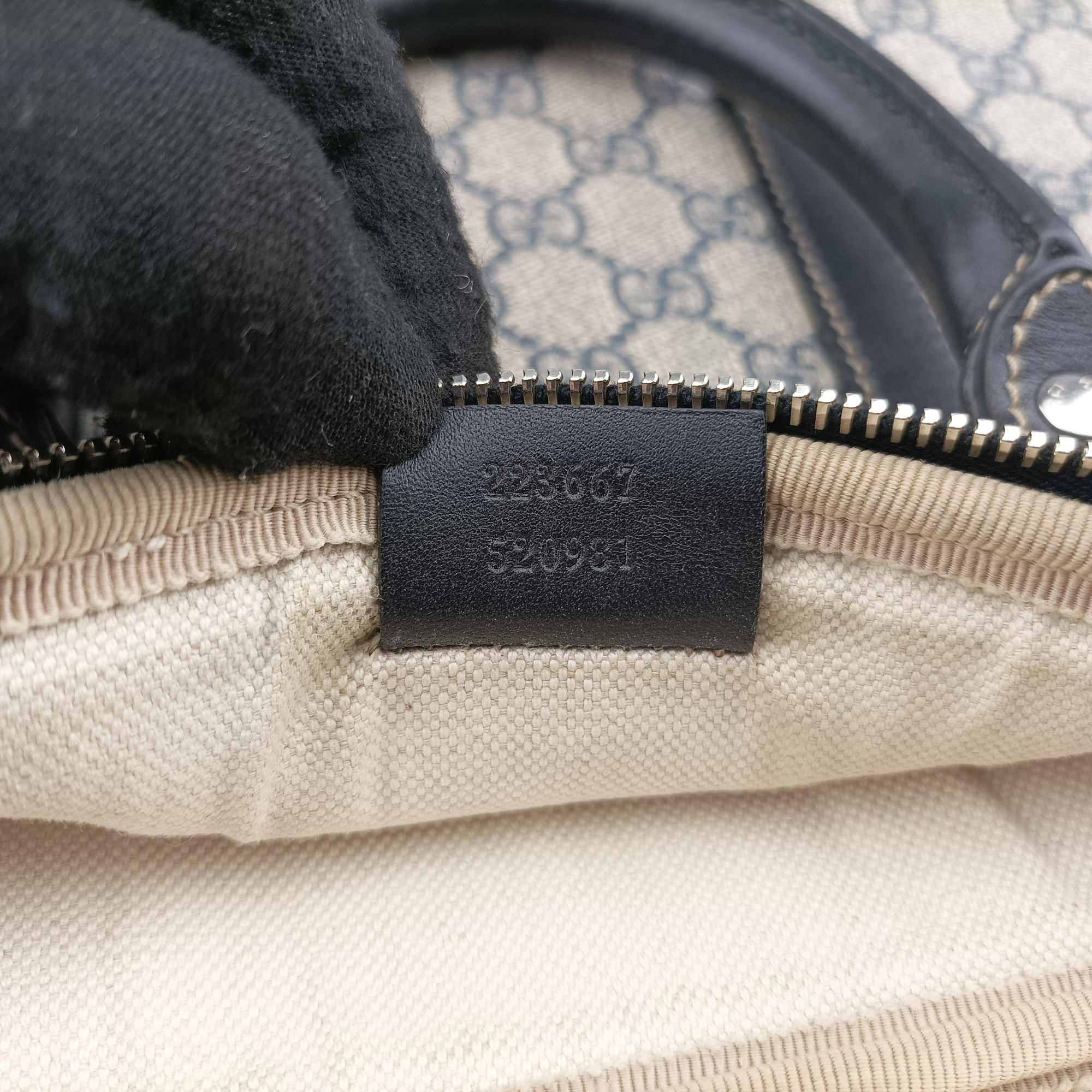 Pre-owned Gucci GG Supreme Briefcase Business Beige×Navy PVC coated canvas×Leather 223667 handbag | stylenewstar