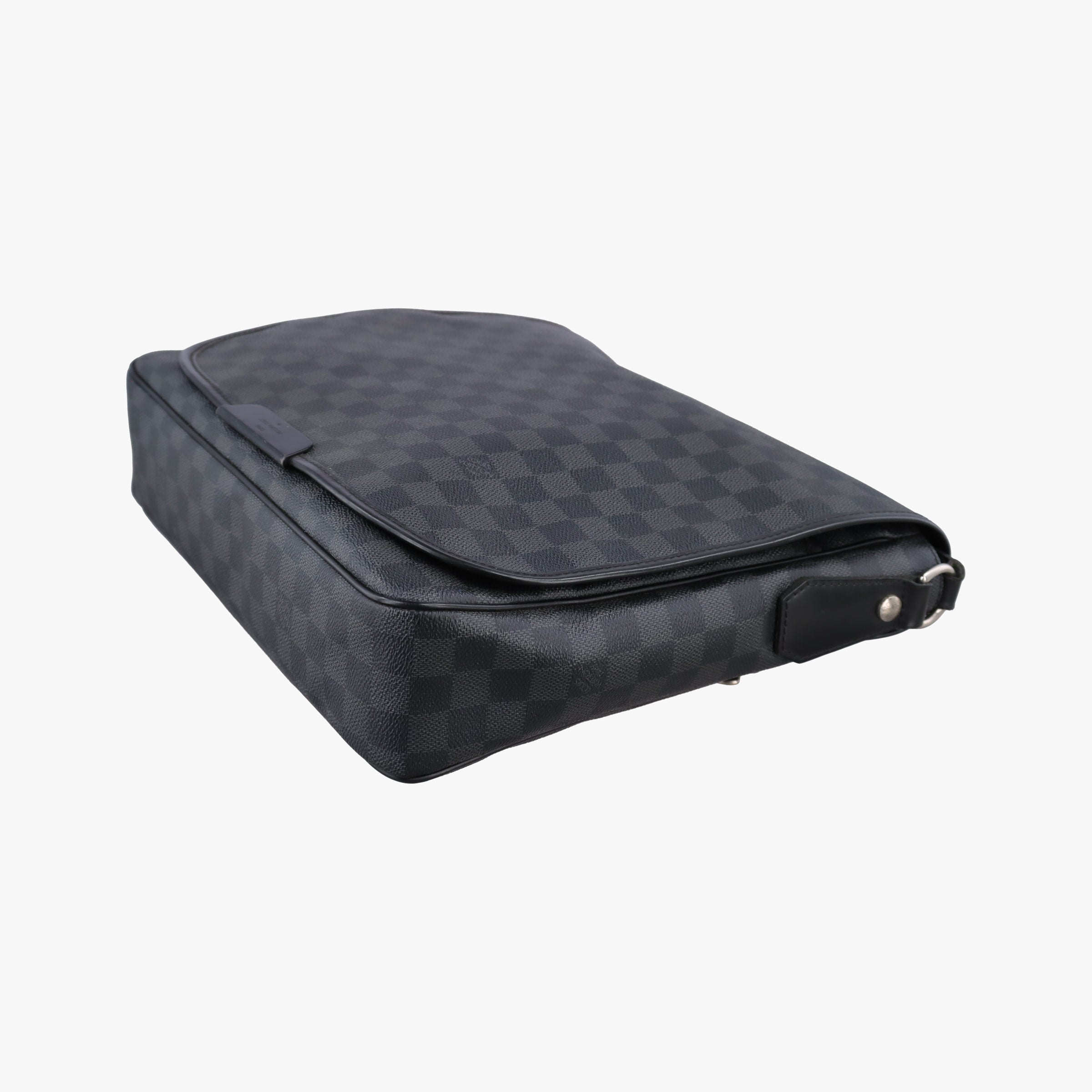 Secondhand Louis Vuitton DANIEL MM Noir Damier Graphite N58029 shoulderbag | stylenewstar