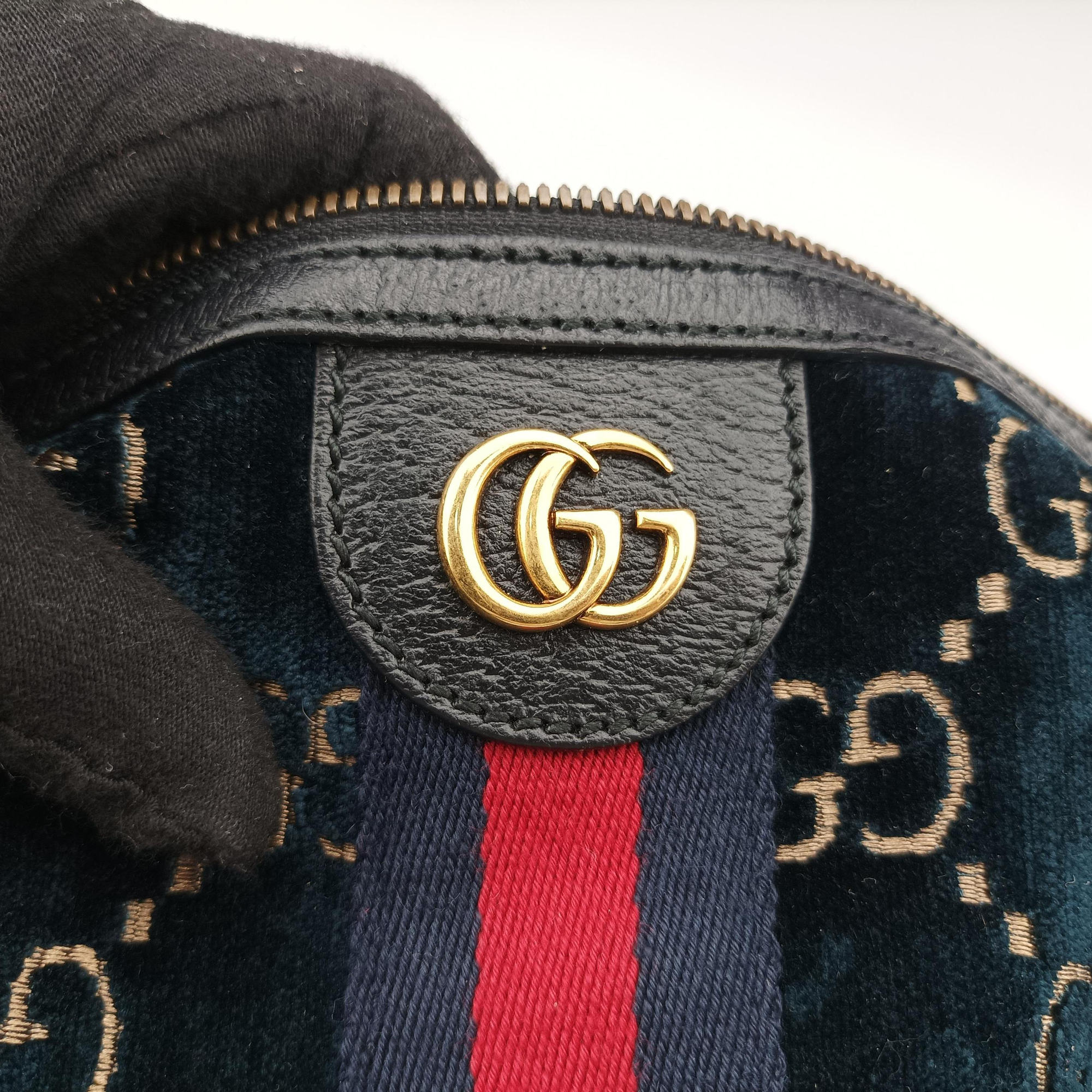Secondhand Gucci GG Velvet Navy velour 574968 bum bag/waist bag | stylenewstar