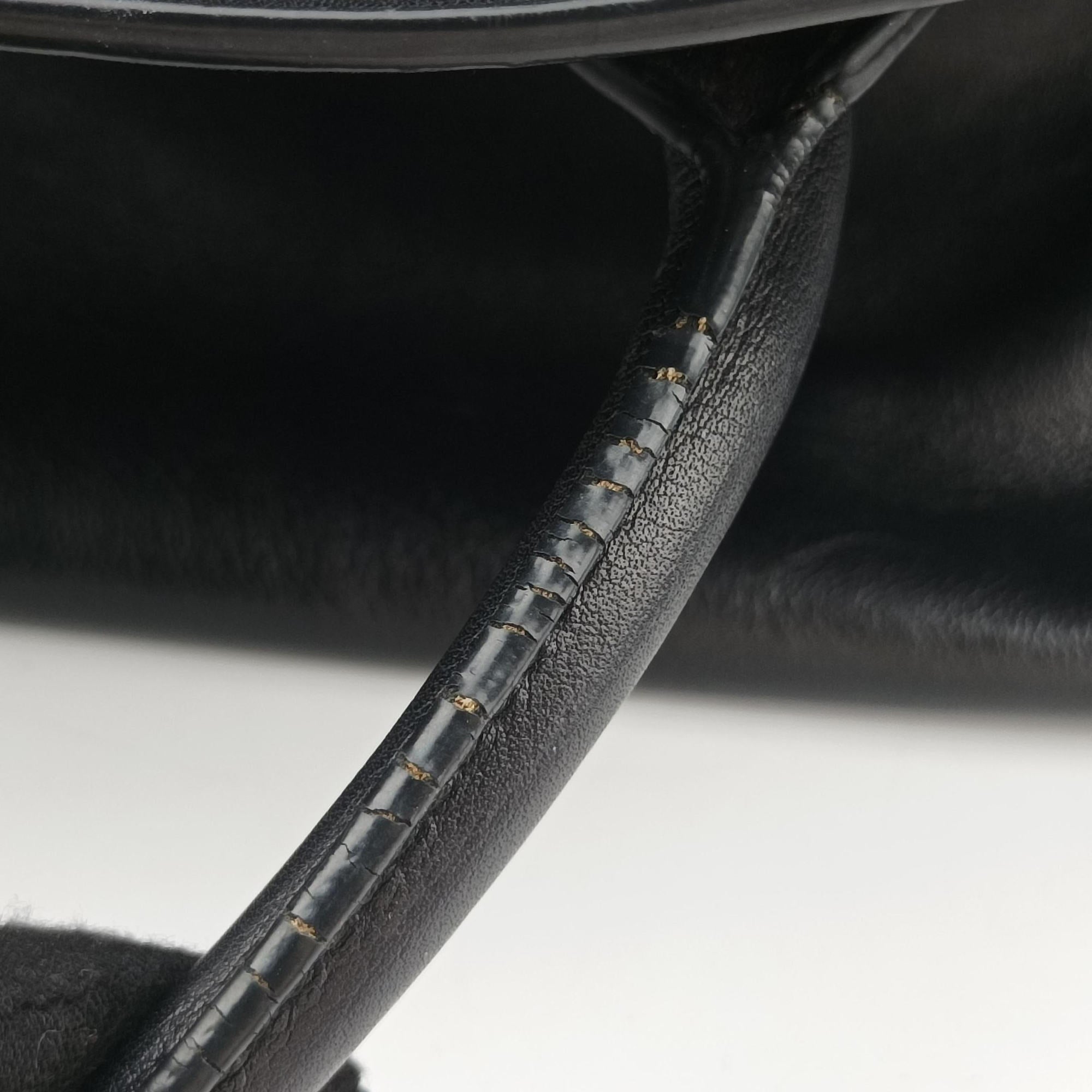 Pre-owned Yves Saint Laurent SAC DE JOUR Black Leather 324823 shoulderbag | stylenewstar