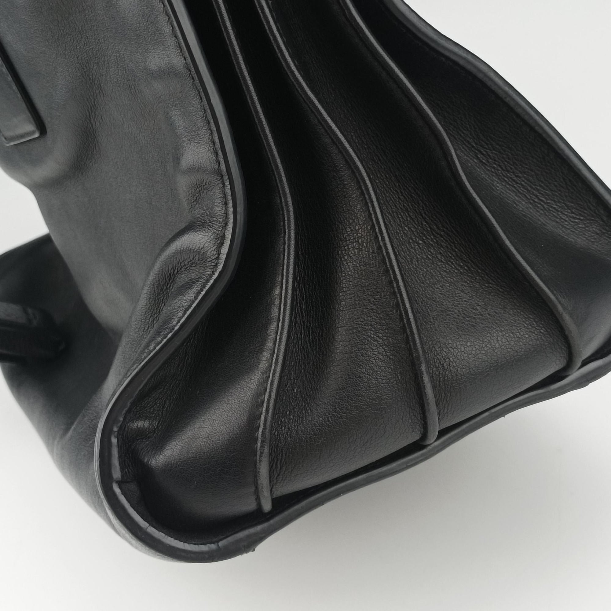 Pre-owned Yves Saint Laurent SAC DE JOUR Black Leather 324823 shoulderbag | stylenewstar