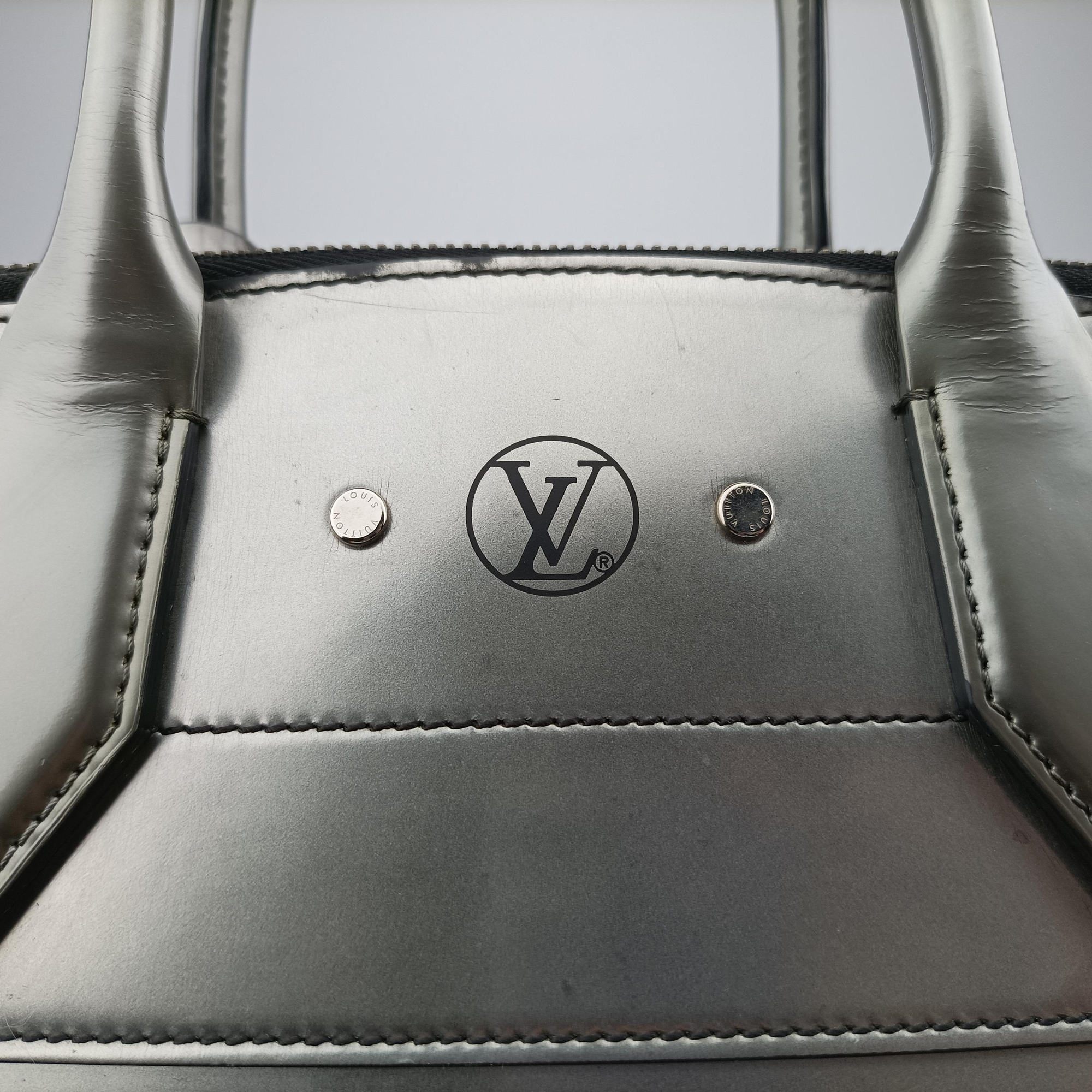 Pre-owned Louis Vuitton City Steamer MM Silver Smooth Calfskin Leather  handbag | stylenewstar