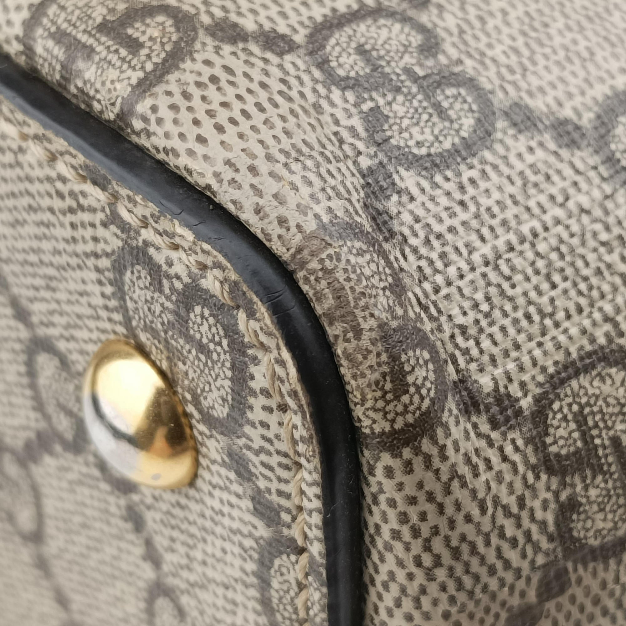 Pre-owned Gucci GG SUPREME Beige×Pink×Red PVC coated canvas × leather 415721 handbag | stylenewstar