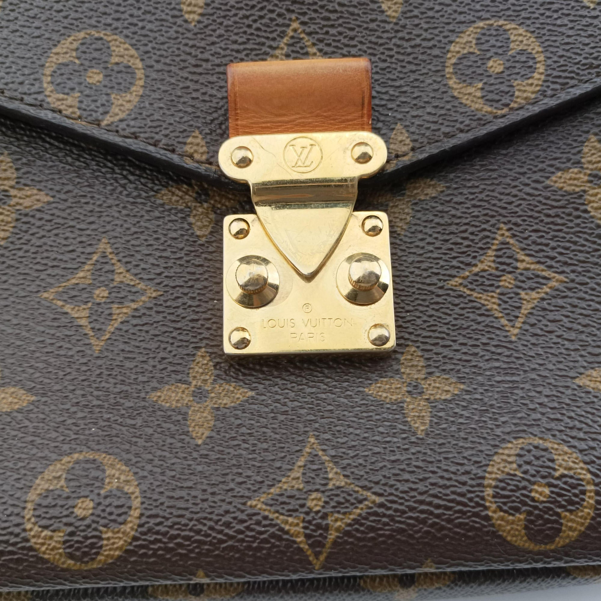 Secondhand Louis Vuitton Pochette Metis MM Brown Monogram Canvas M44875 shoulderbag | stylenewstar
