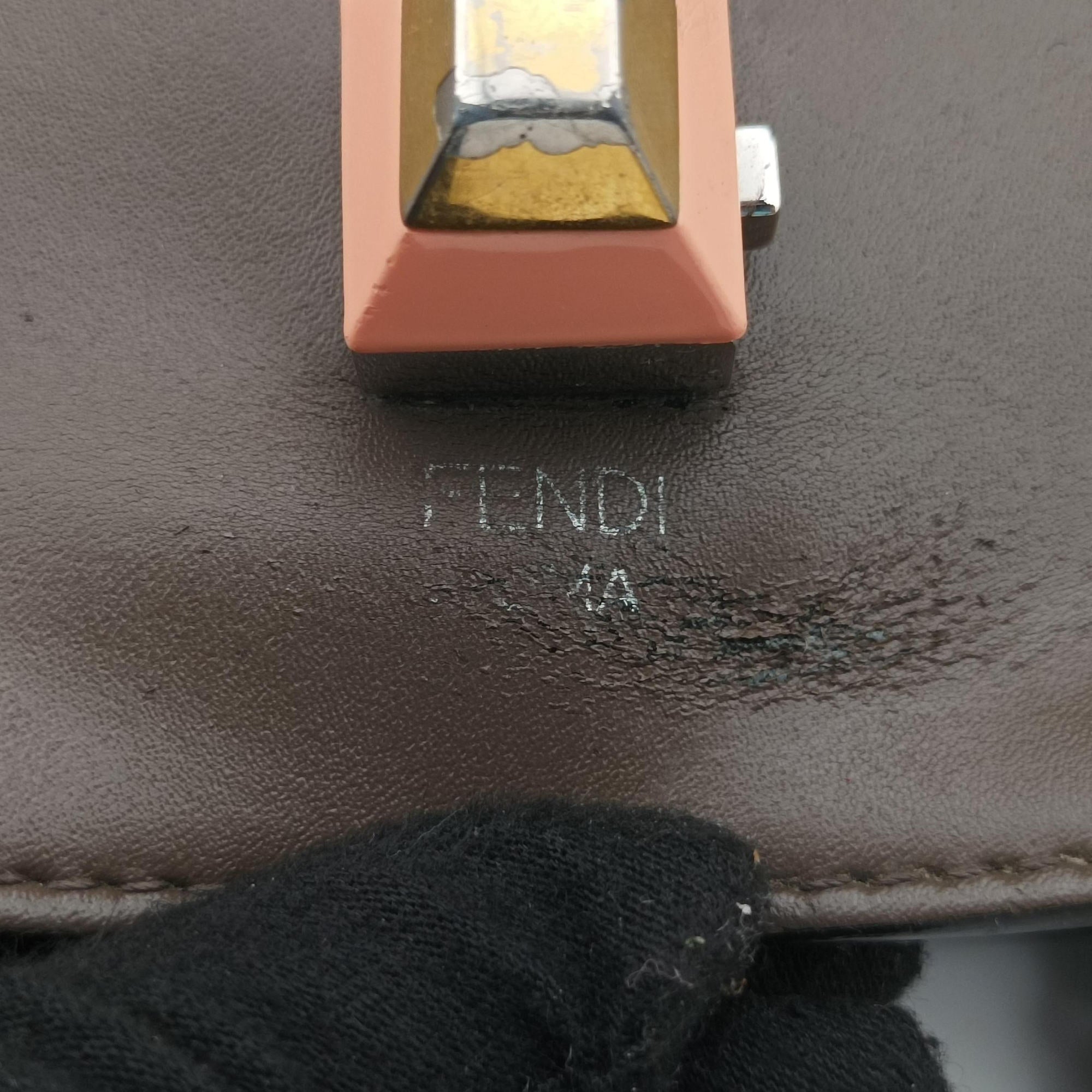 Pre-owned Fendi Kan I Brown Leather 8M0381 shoulderbag | stylenewstar