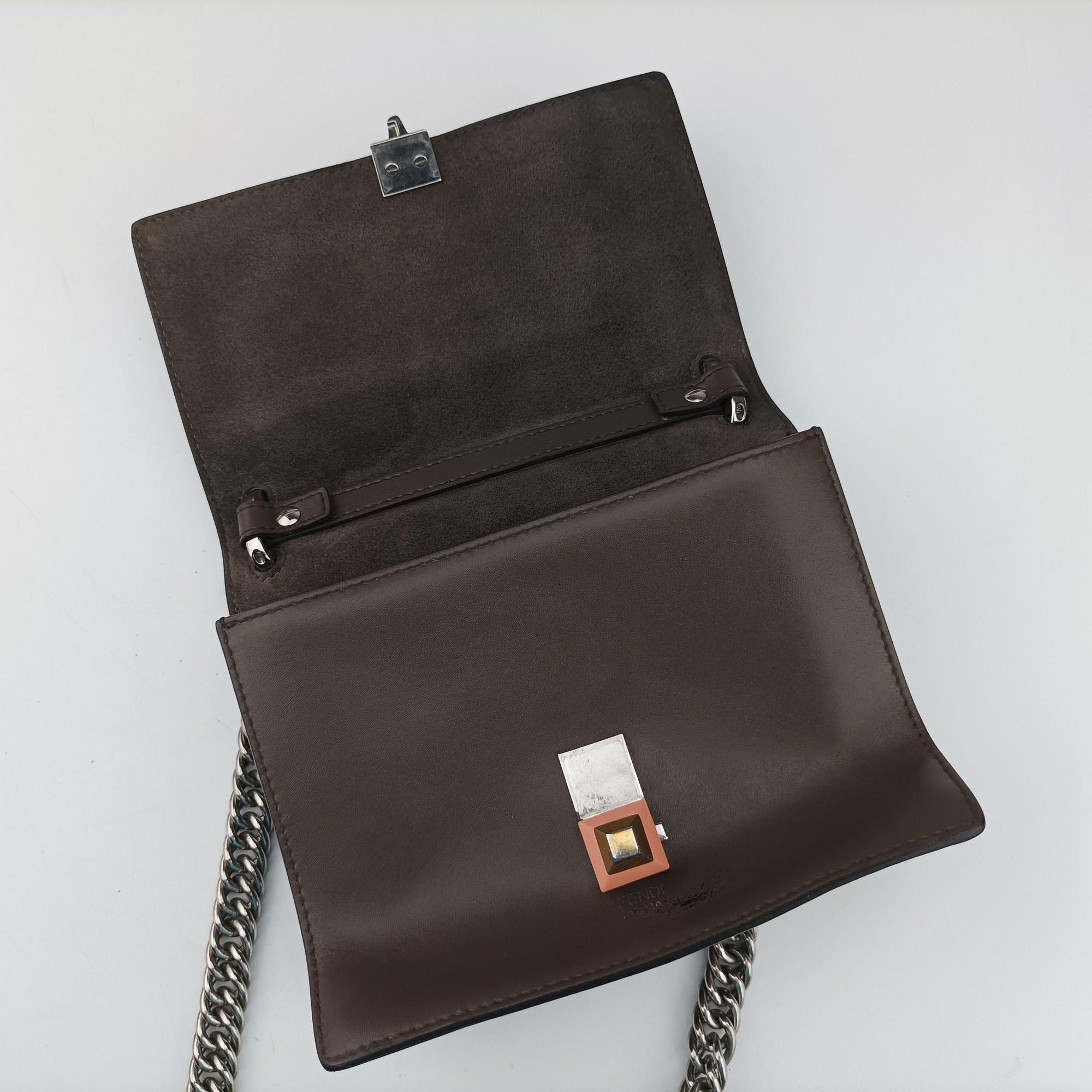 Pre-owned Fendi Kan I Brown Leather 8M0381 shoulderbag | stylenewstar