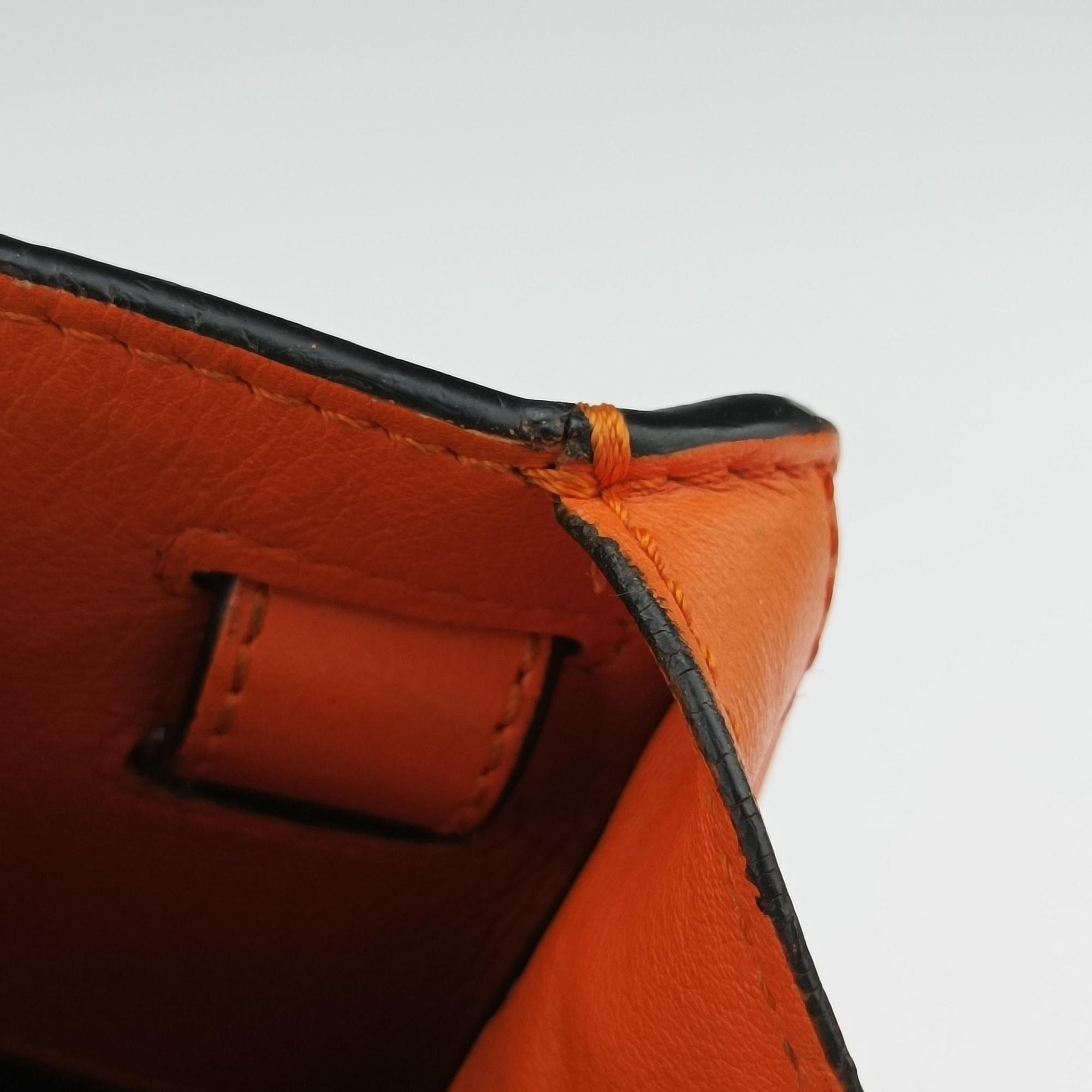 Pre-owned Loewe hammock Orange leather  shoulderbag | stylenewstar
