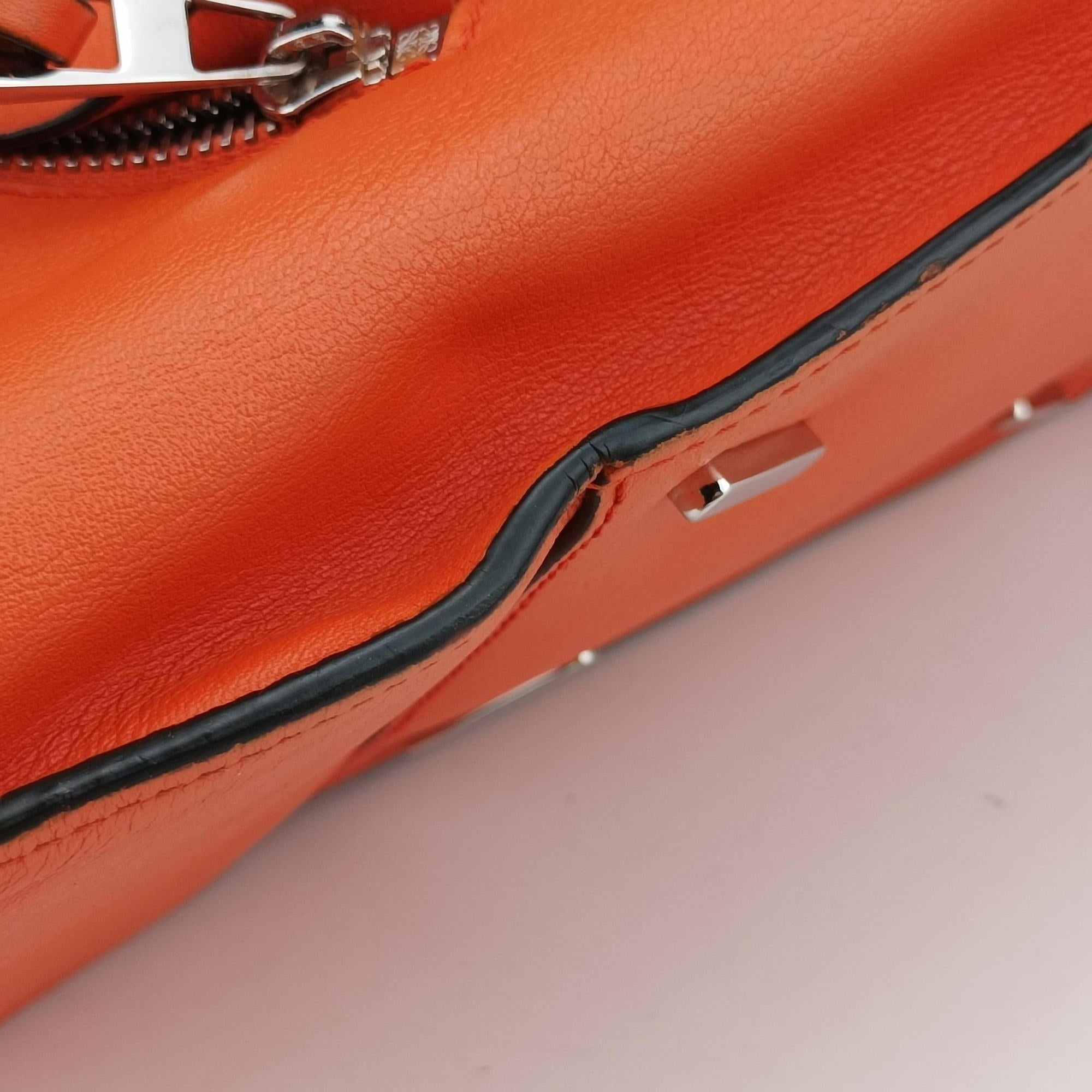 Pre-owned Loewe hammock Orange leather  shoulderbag | stylenewstar