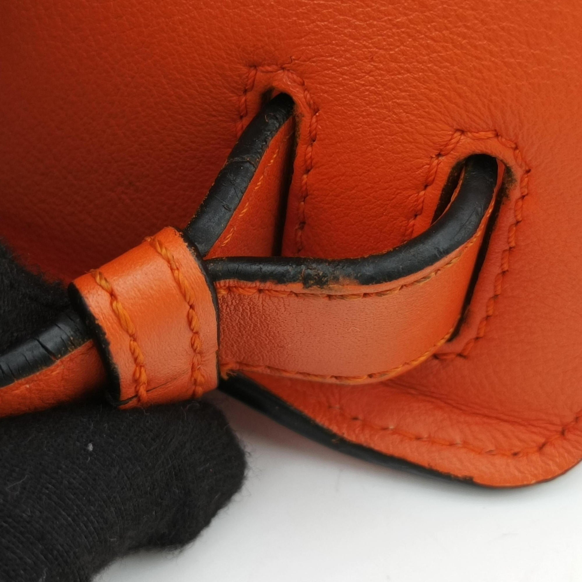 Pre-owned Loewe hammock Orange leather  shoulderbag | stylenewstar