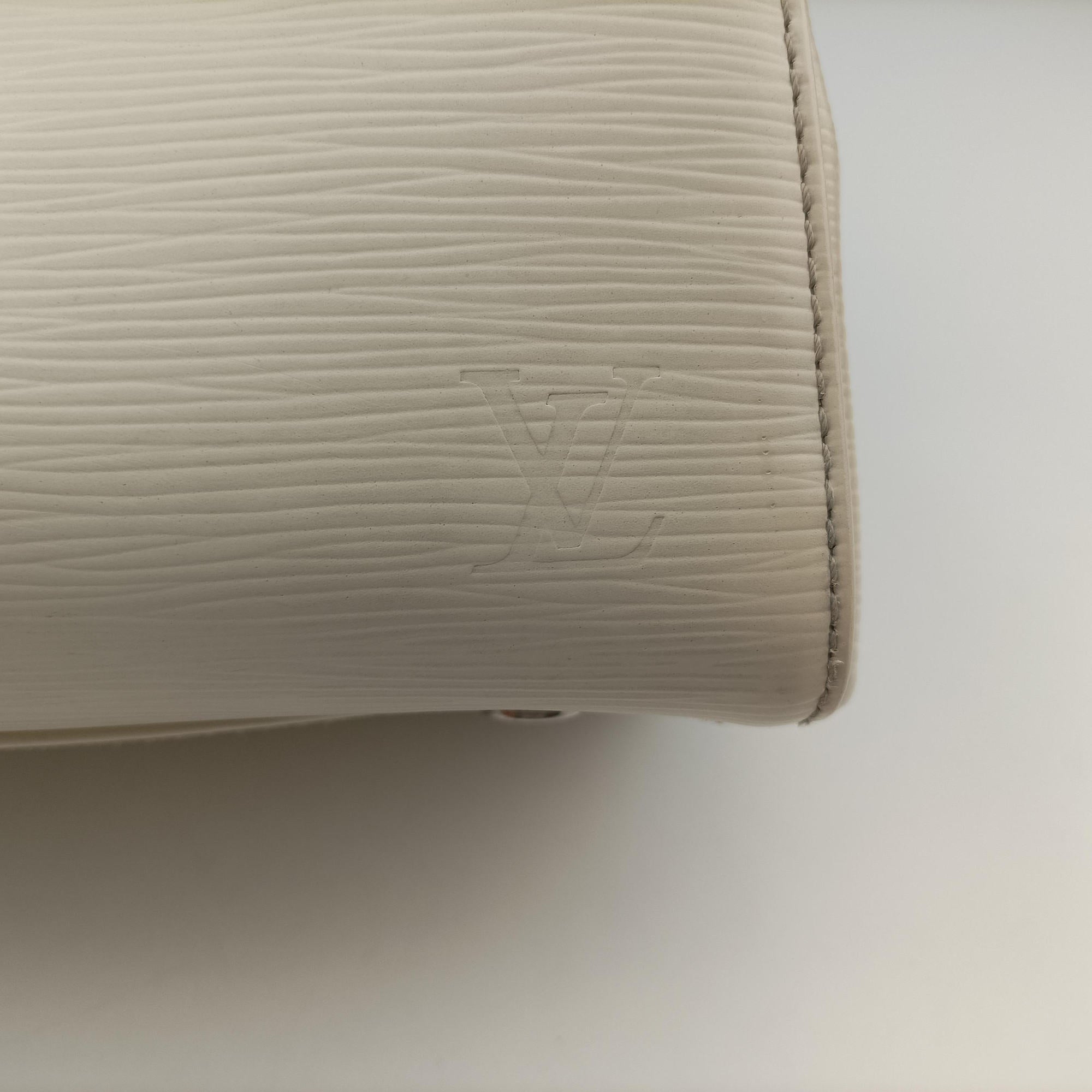 Secondhand Louis Vuitton Brea MM IVOIRE EPI M40330 shoulderbag | stylenewstar