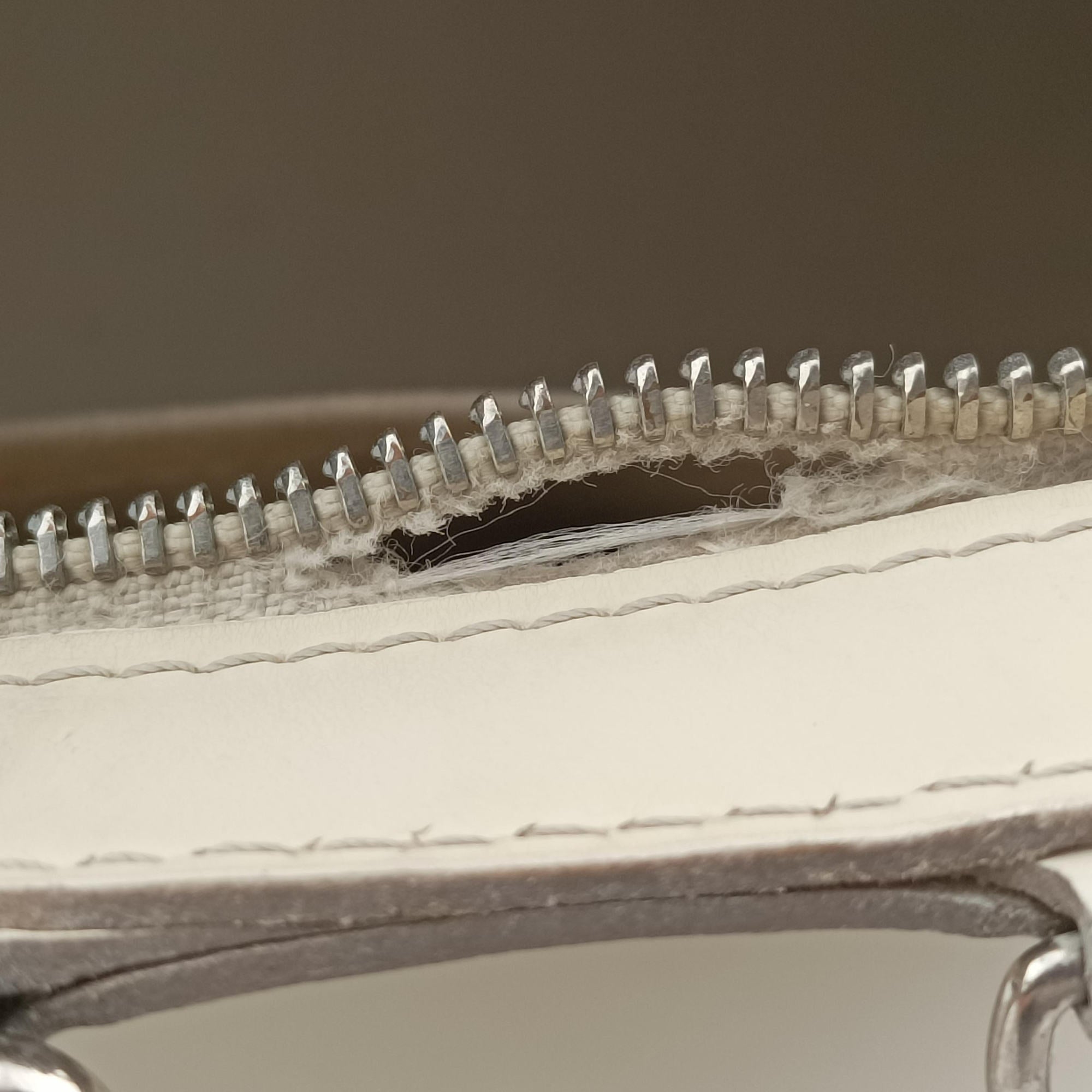 Secondhand Louis Vuitton Brea MM IVOIRE EPI M40330 shoulderbag | stylenewstar