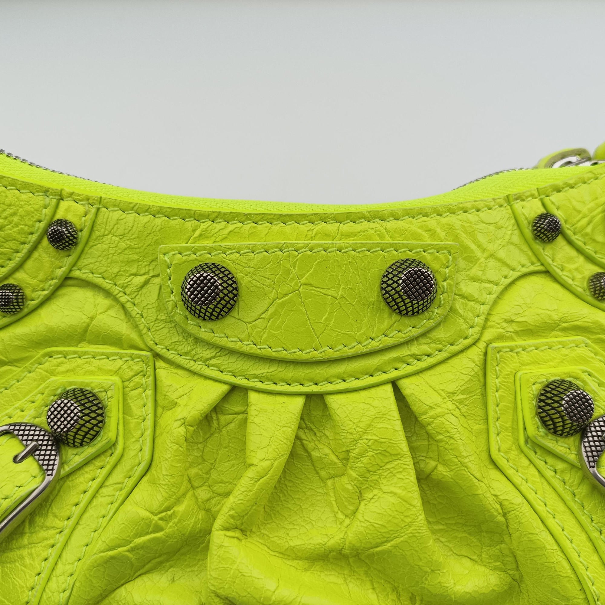 Pre-owned Balenciaga Le Cagole Green lambskin  shoulderbag | stylenewstar
