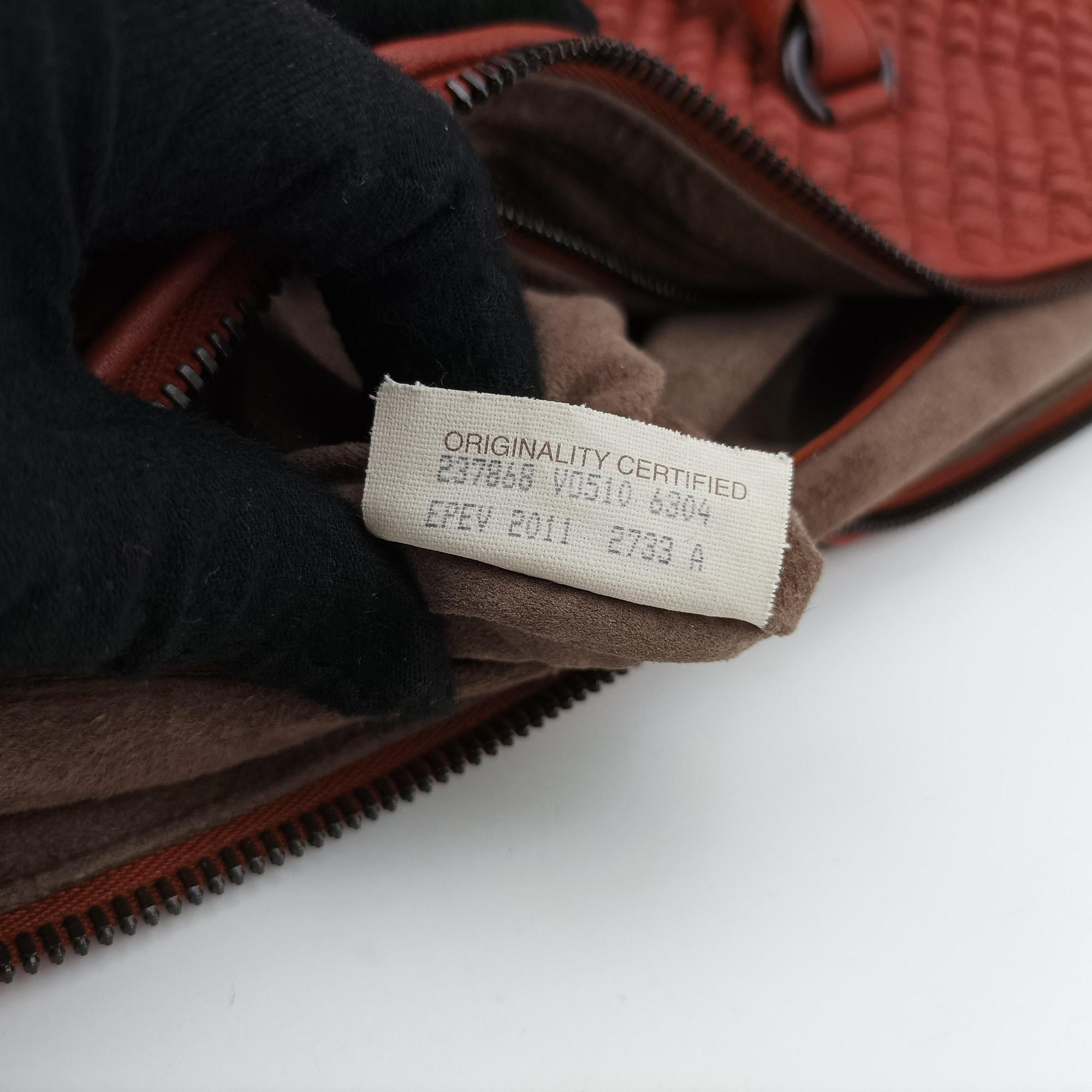 Secondhand Bottega Veneta Intrecciato Maroon lambskin  handbag | stylenewstar