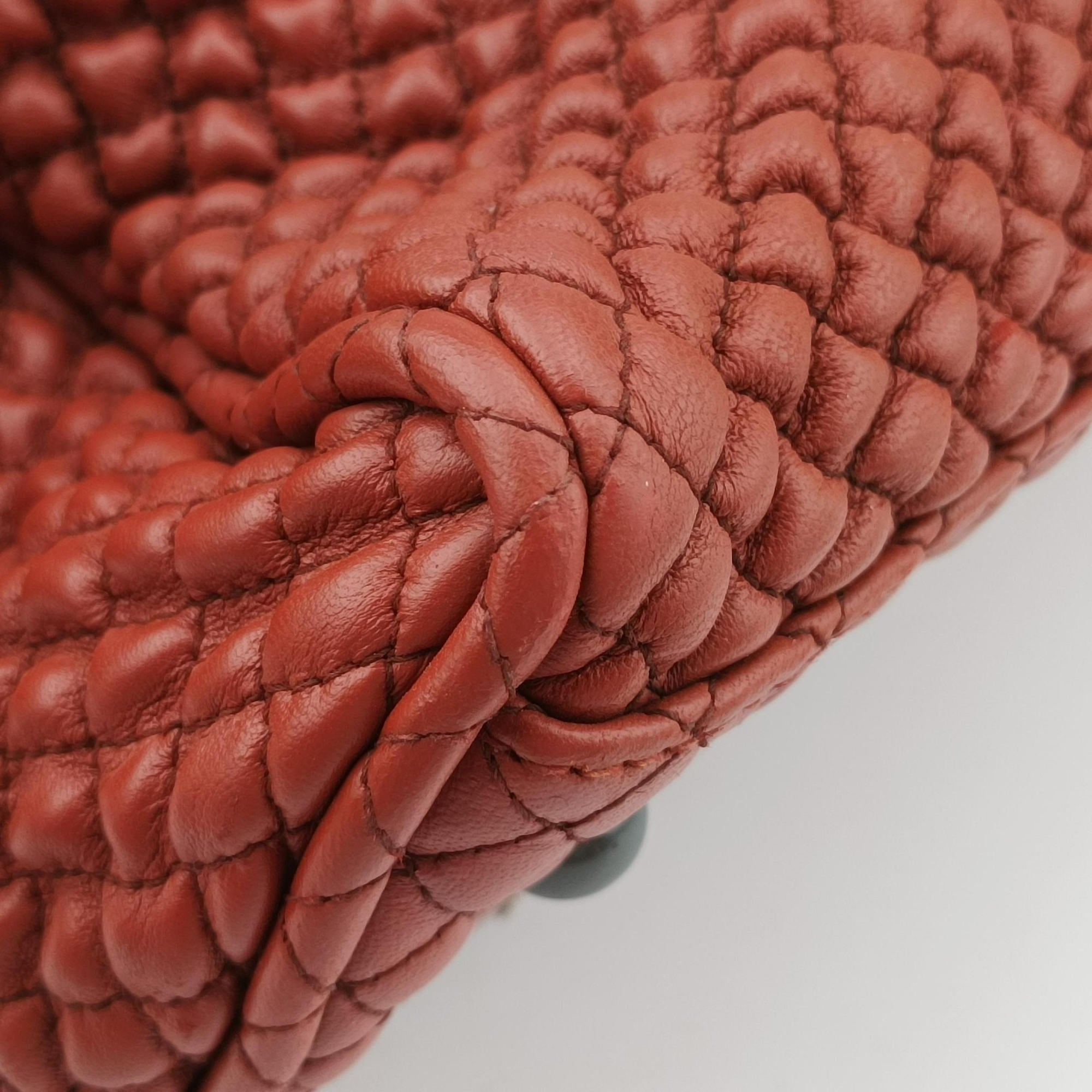 Secondhand Bottega Veneta Intrecciato Maroon lambskin  handbag | stylenewstar