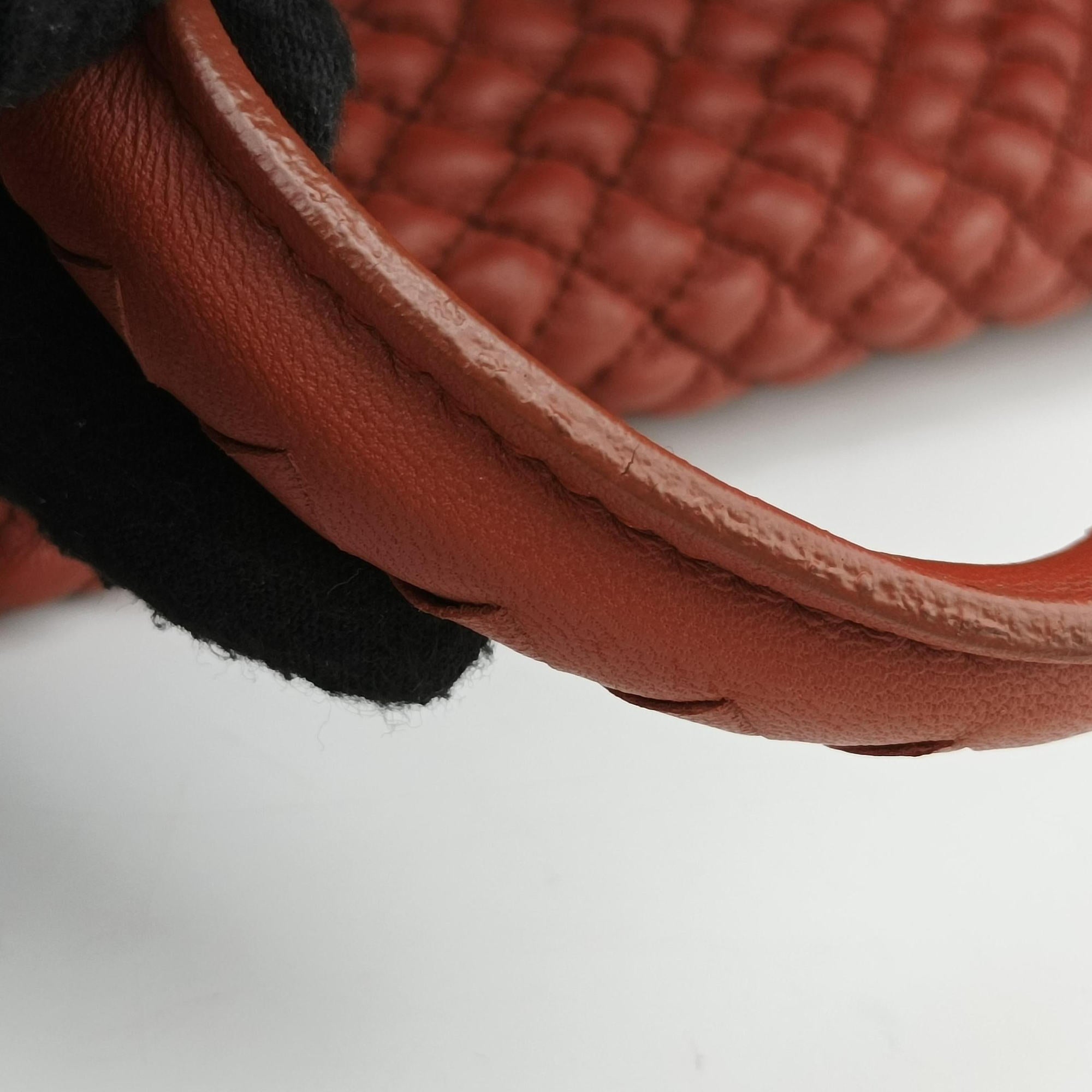 Secondhand Bottega Veneta Intrecciato Maroon lambskin  handbag | stylenewstar