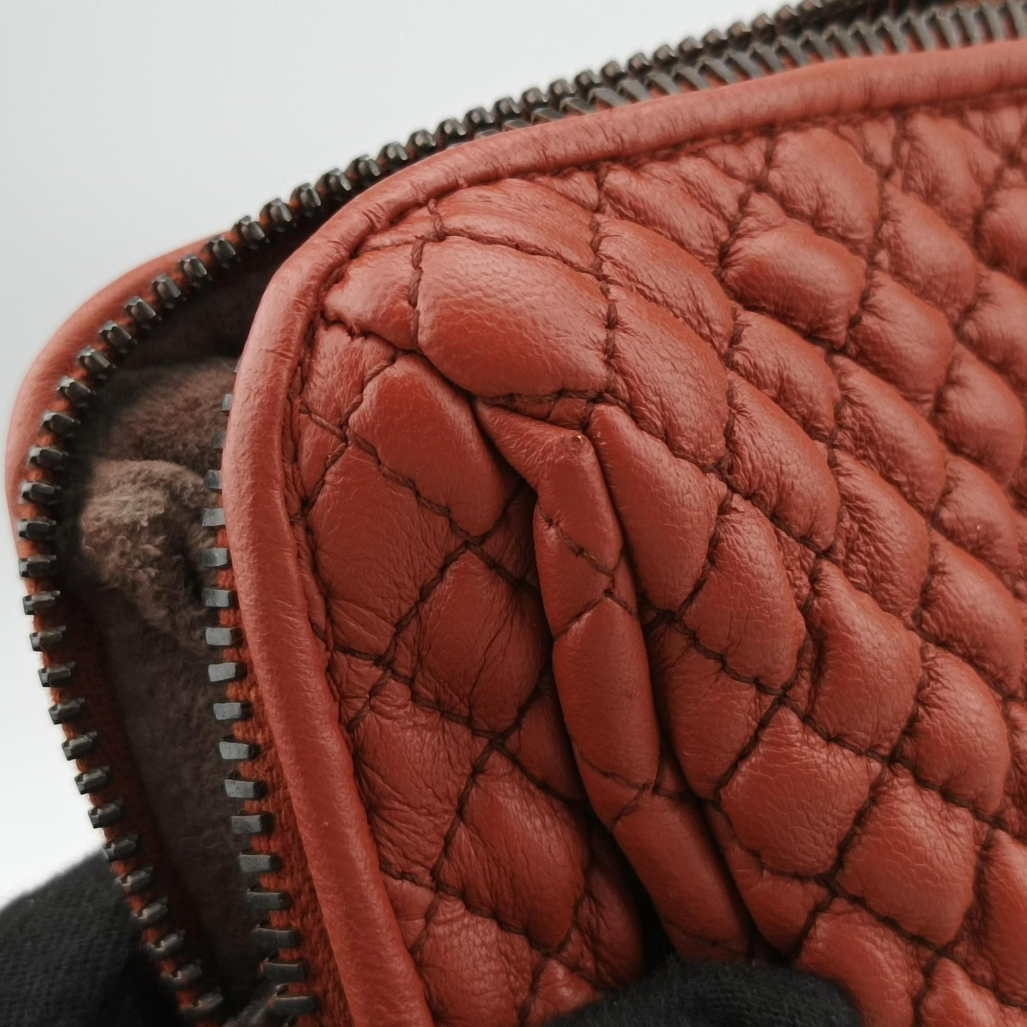 Secondhand Bottega Veneta Intrecciato Maroon lambskin  handbag | stylenewstar