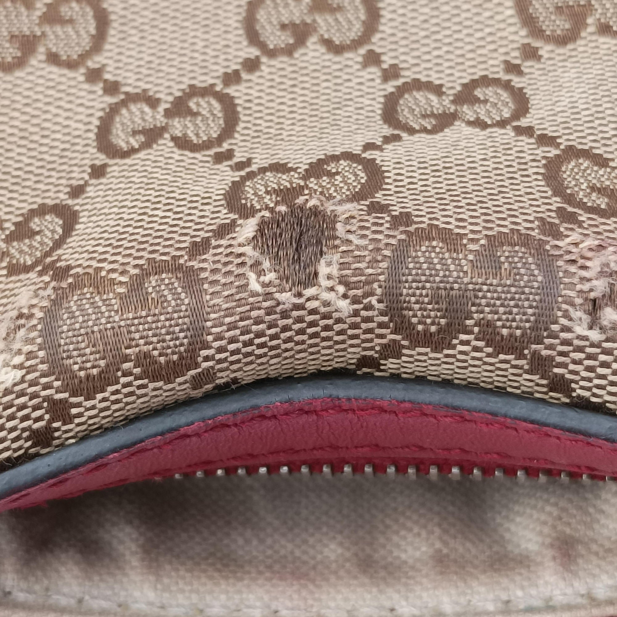 Pre-owned Gucci Sherry Line khaki×red canvas×leather 247205 shoulderbag | stylenewstar