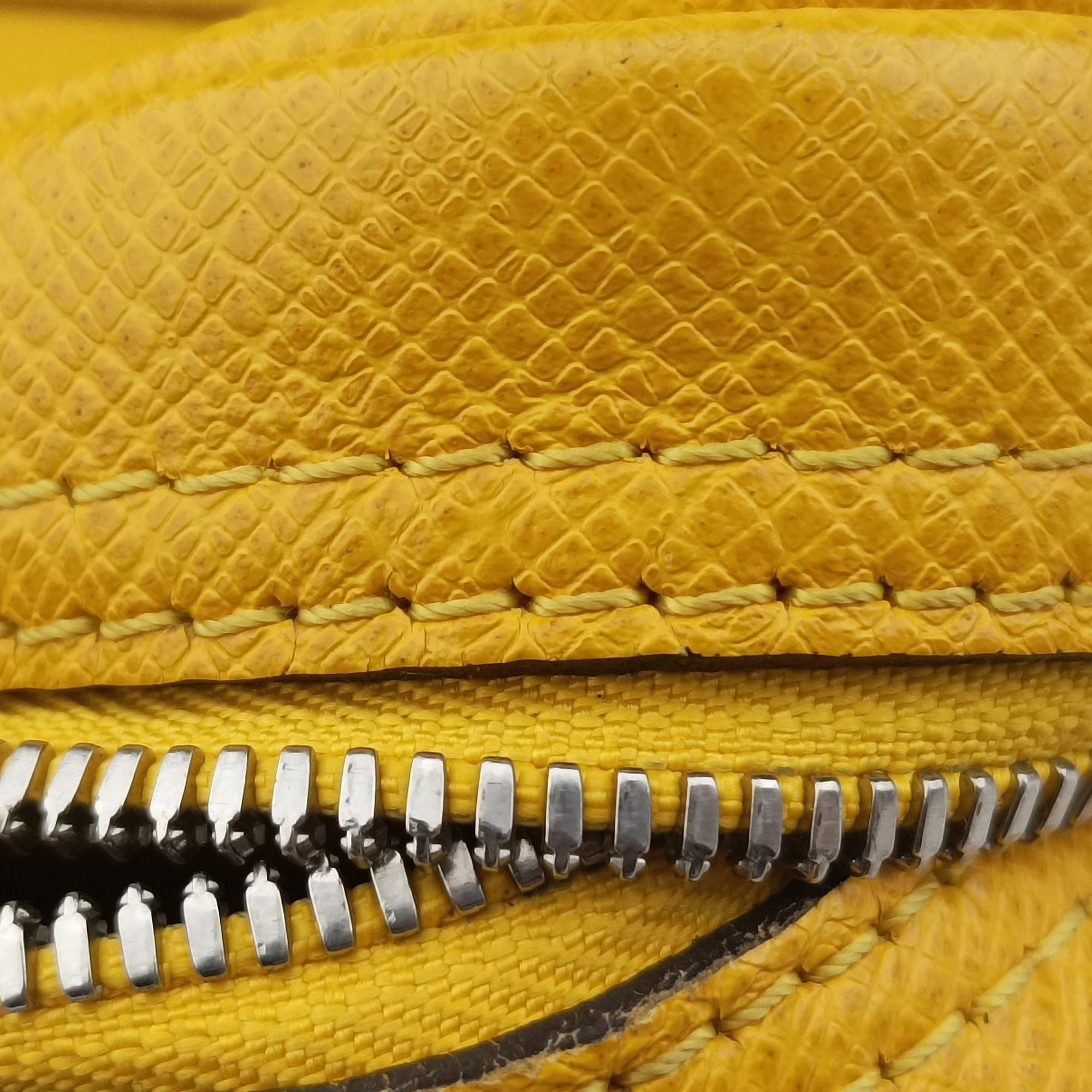 Pre-owned Louis Vuitton Porte Documents Voyage Jaune Taiga M30636 handbag | stylenewstar