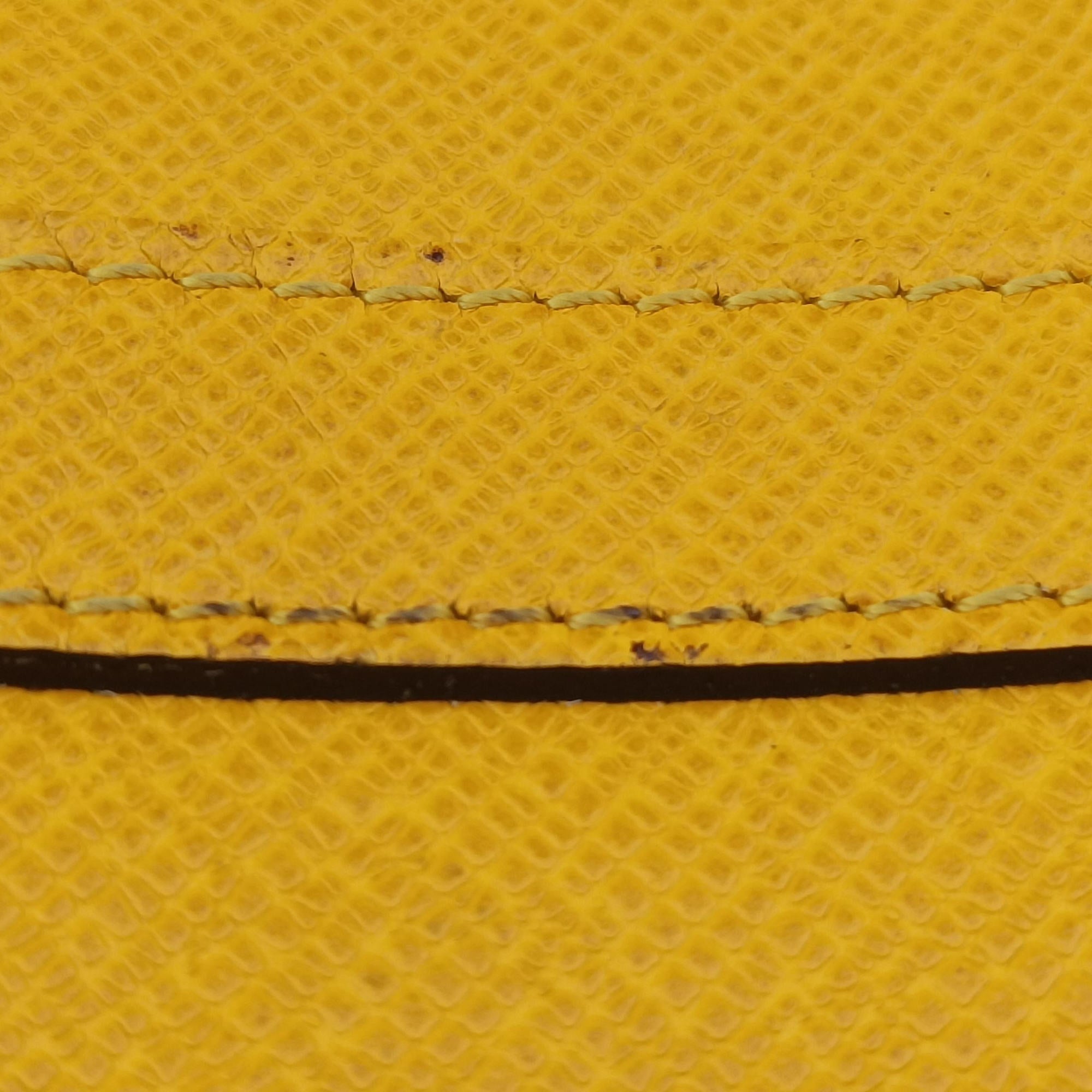 Pre-owned Louis Vuitton Porte Documents Voyage Jaune Taiga M30636 handbag | stylenewstar