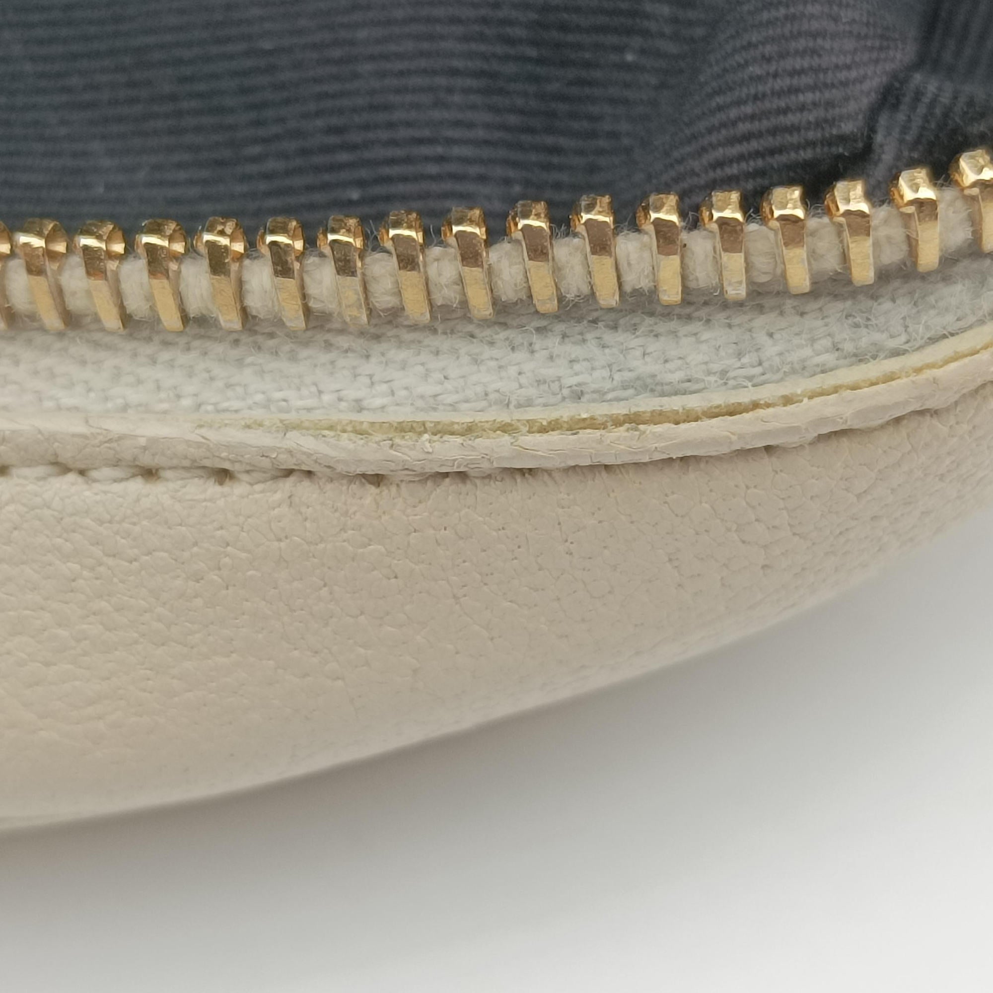 Pre-owned Yves Saint Laurent Quilted White Leather 582463 shoulderbag | stylenewstar