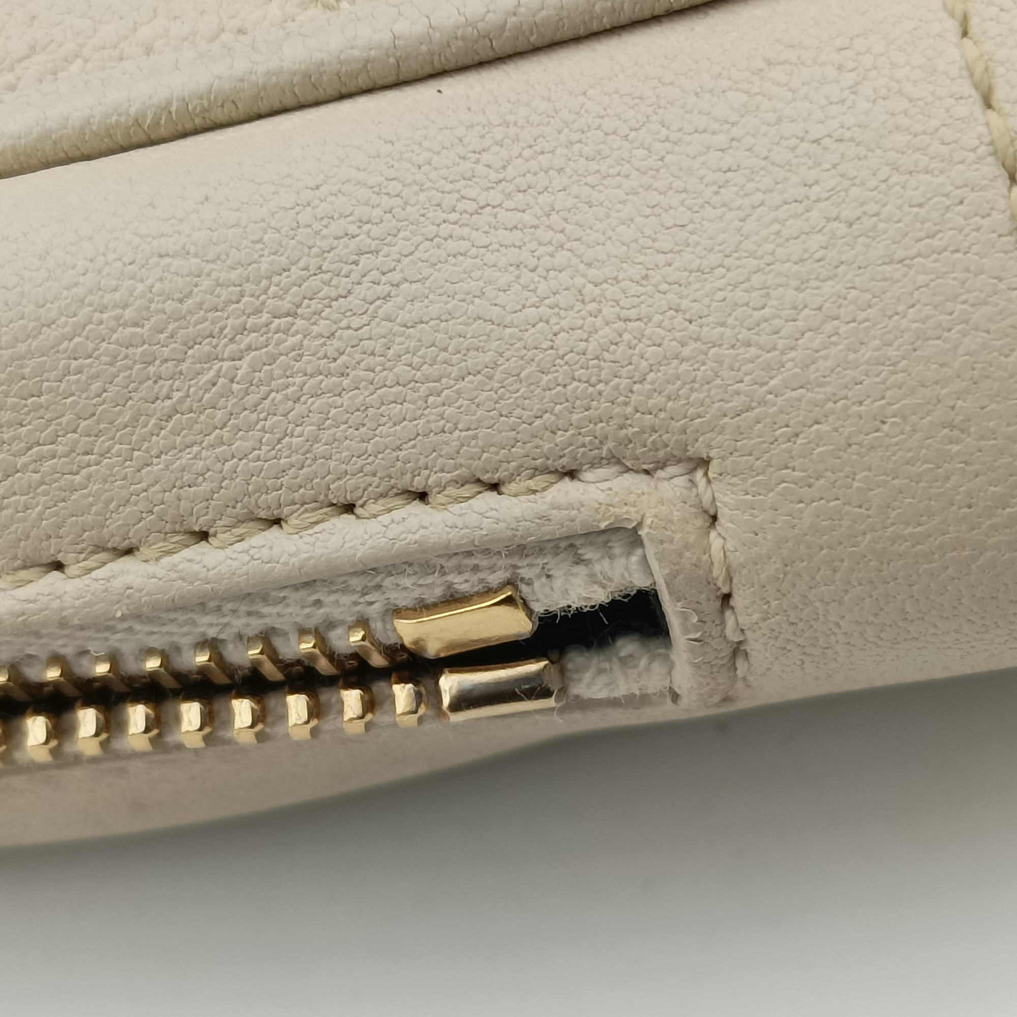 Pre-owned Yves Saint Laurent Quilted White Leather 582463 shoulderbag | stylenewstar