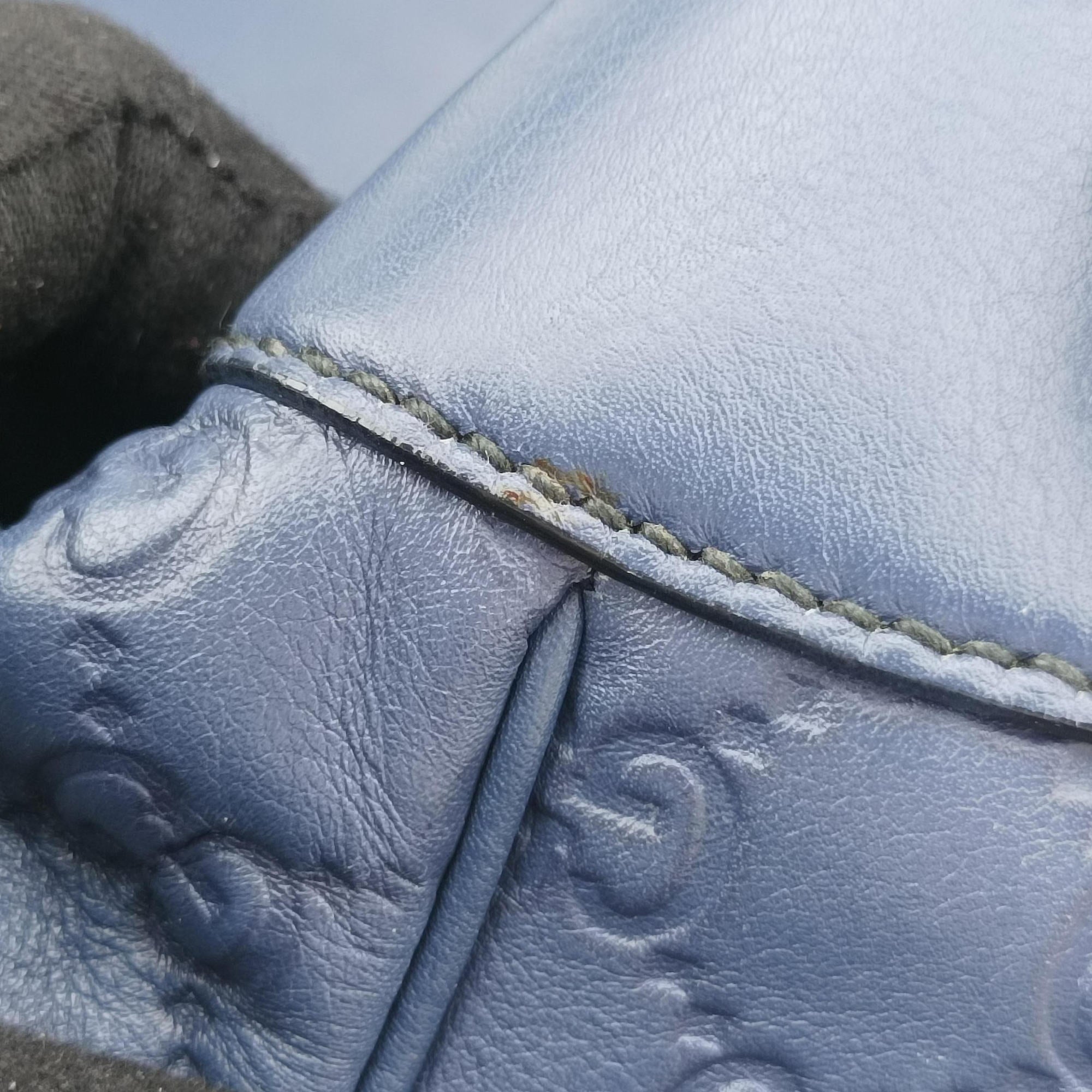 Vintage Gucci Emily Hobo Blue Leather 322226 shoulderbag | stylenewstar