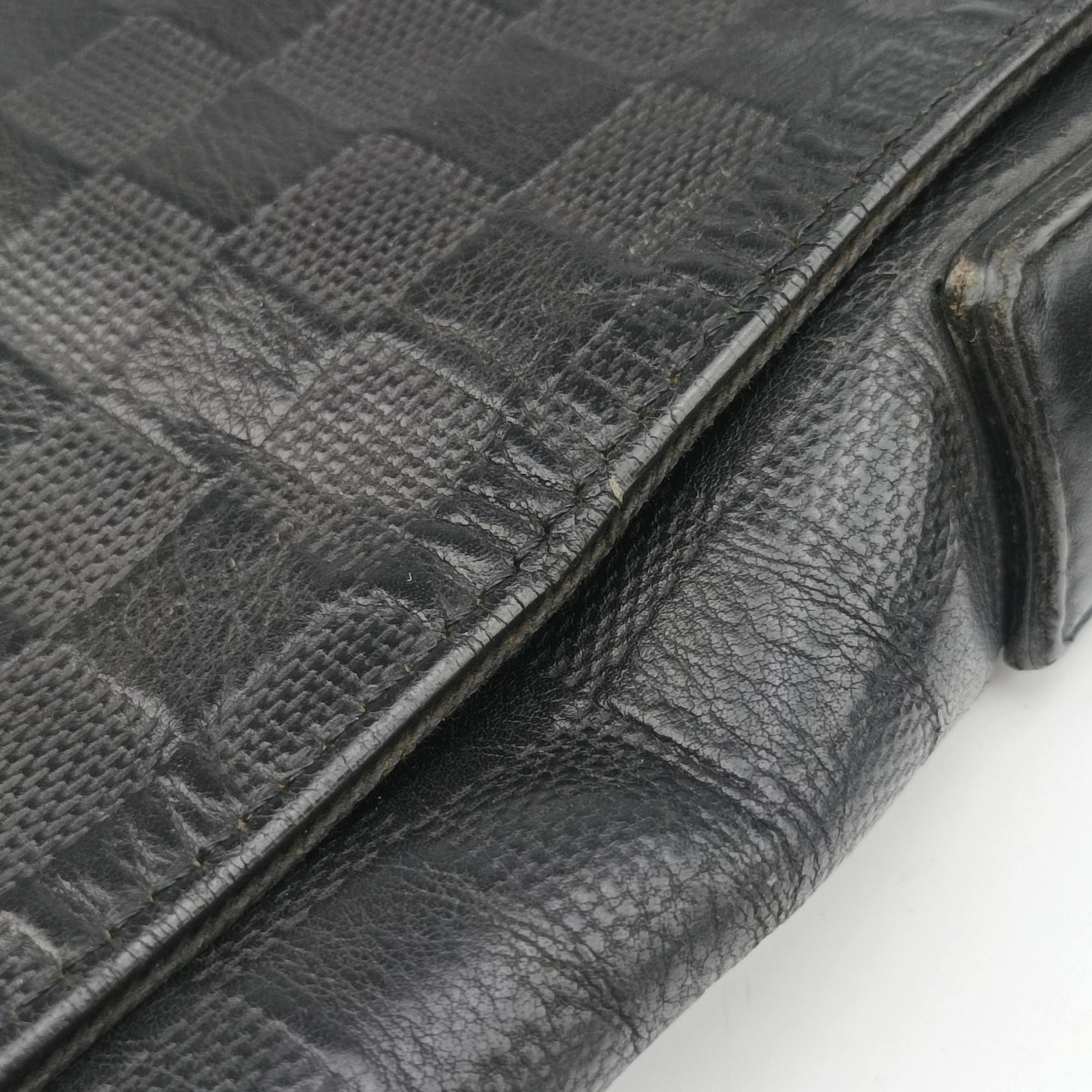 Pre-owned Louis Vuitton District MM Noir Damier Infini  N41284 shoulderbag | stylenewstar