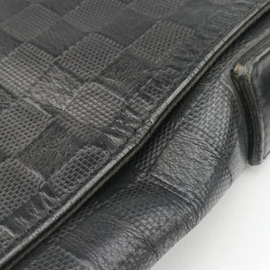 Pre-owned Louis Vuitton District MM Noir Damier Infini  N41284 shoulderbag | stylenewstar