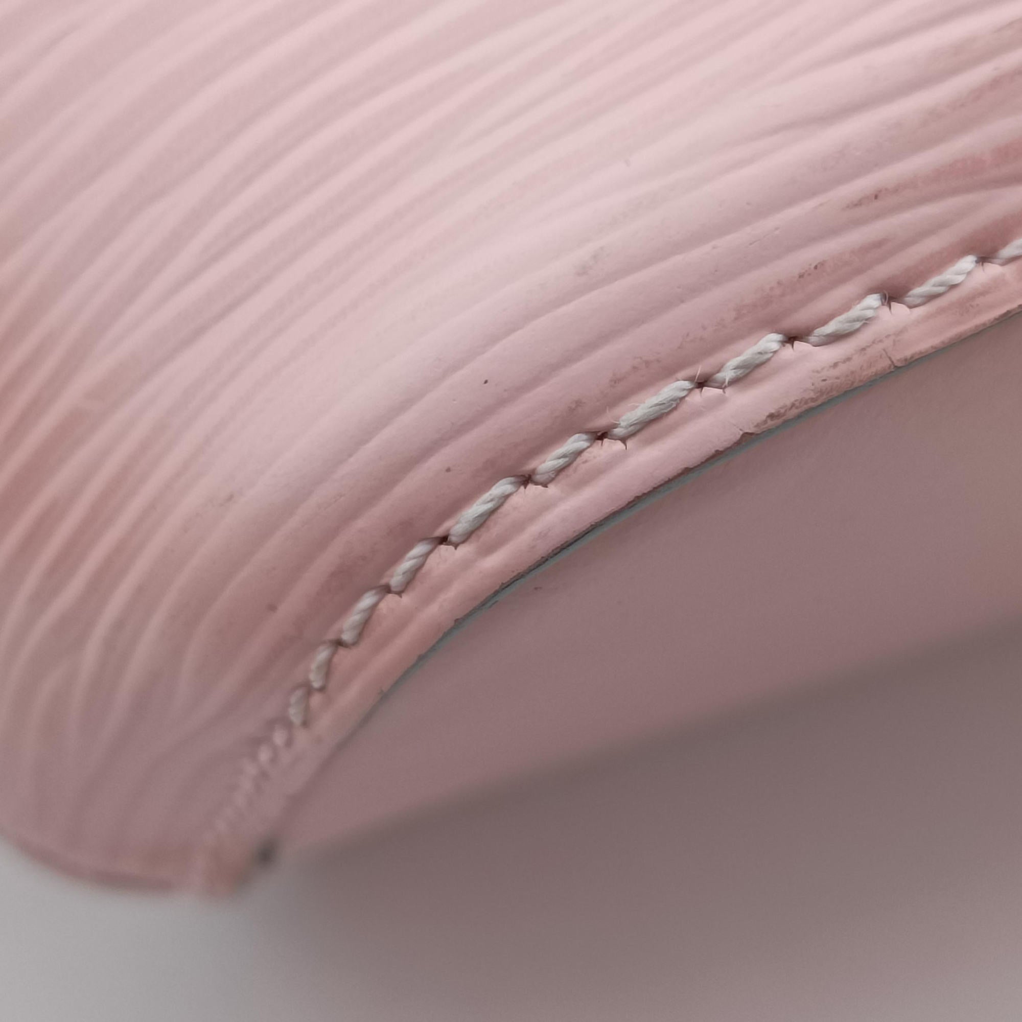 Secondhand Louis Vuitton NeoNoe BB Rose Valerine Epi M53609 shoulderbag | stylenewstar