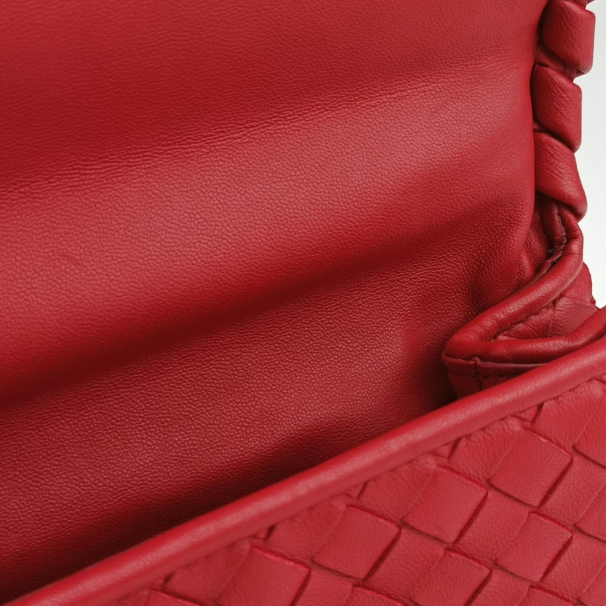 Secondhand Bottega Veneta Intrecciato Olimpia Red lambskin  shoulderbag | stylenewstar