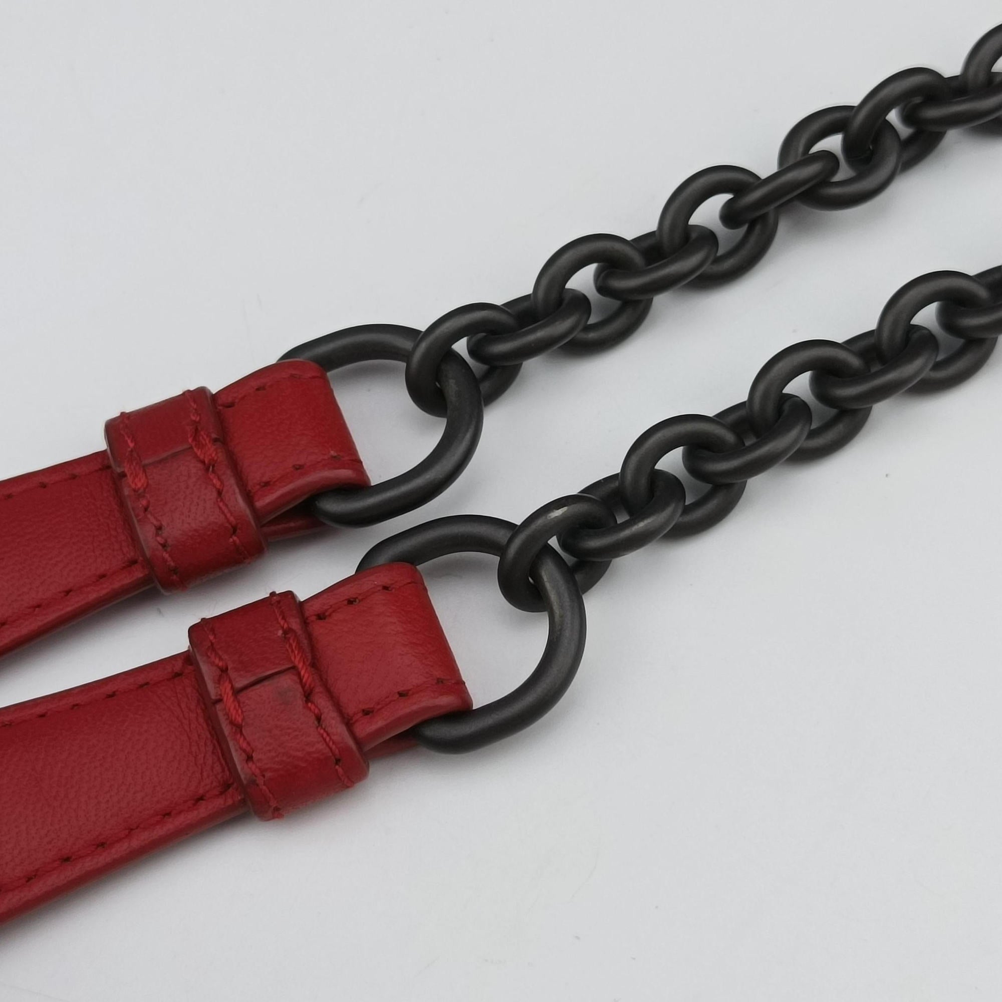 Secondhand Bottega Veneta Intrecciato Olimpia Red lambskin  shoulderbag | stylenewstar