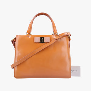 Pre-owned Ferragamo Vara Bow Caramel Patent  shoulderbag | stylenewstar