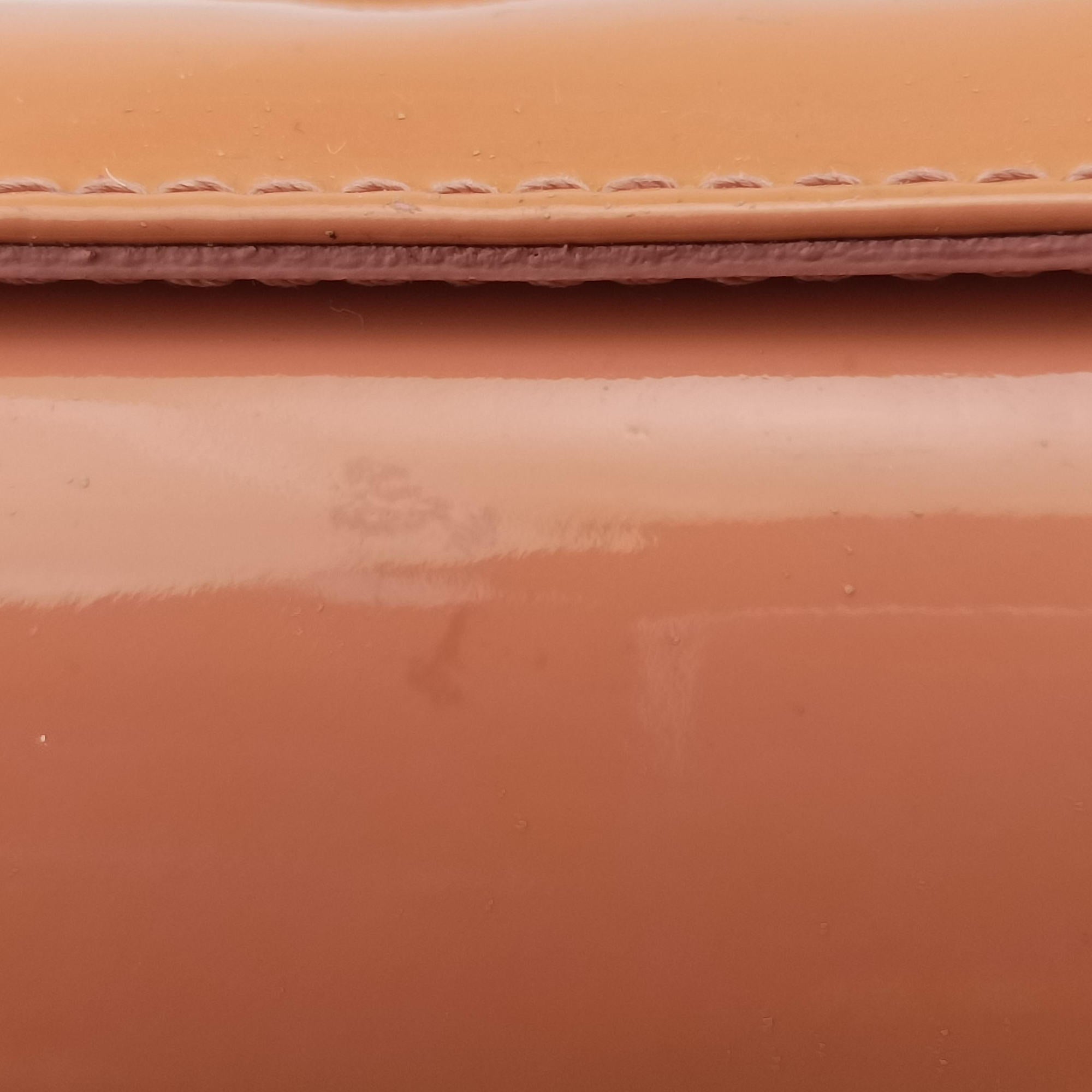 Pre-owned Ferragamo Vara Bow Caramel Patent  shoulderbag | stylenewstar