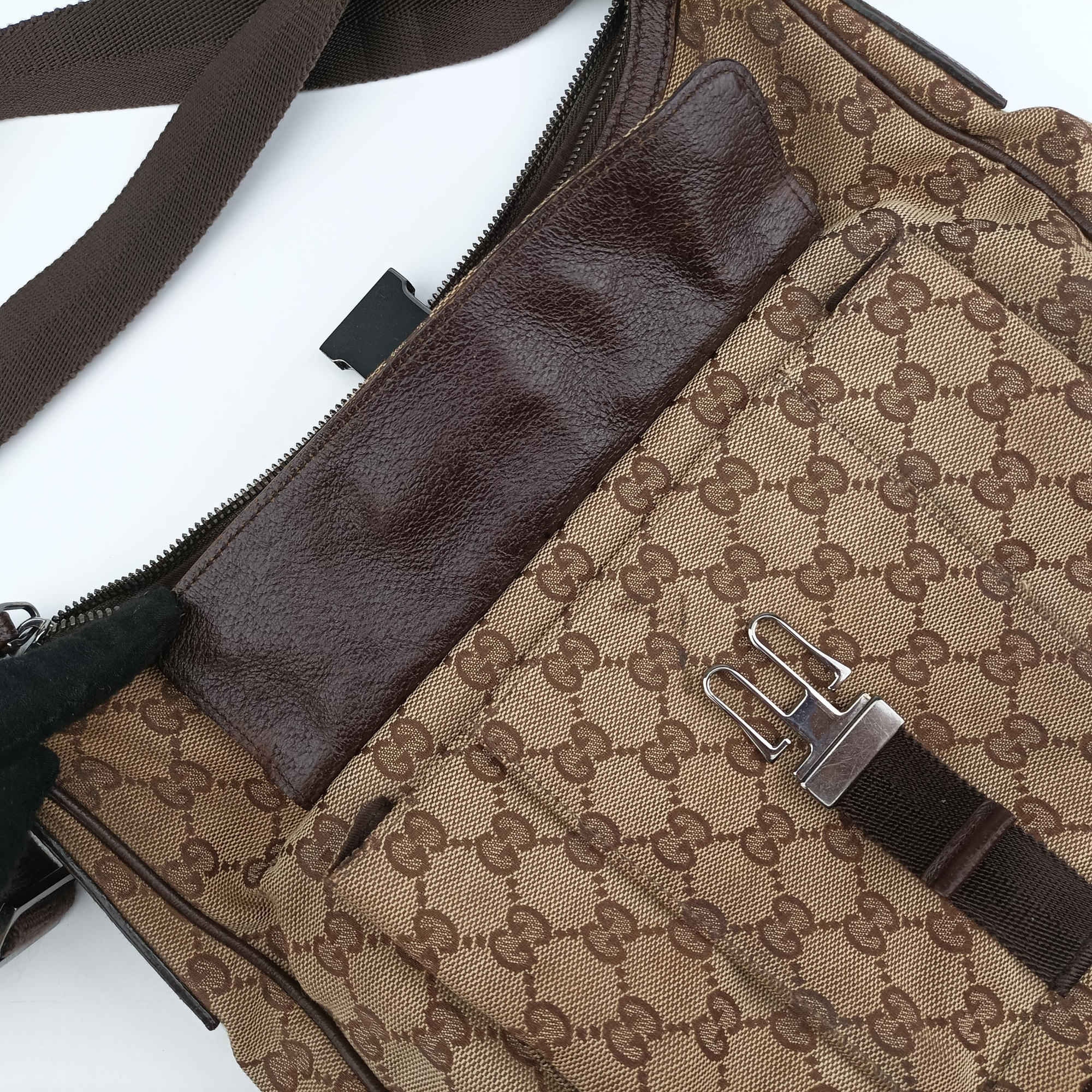 Vintage Gucci GG canvas Messenger Beige × Dark Brown canvas 131211 crossbodybag | stylenewstar