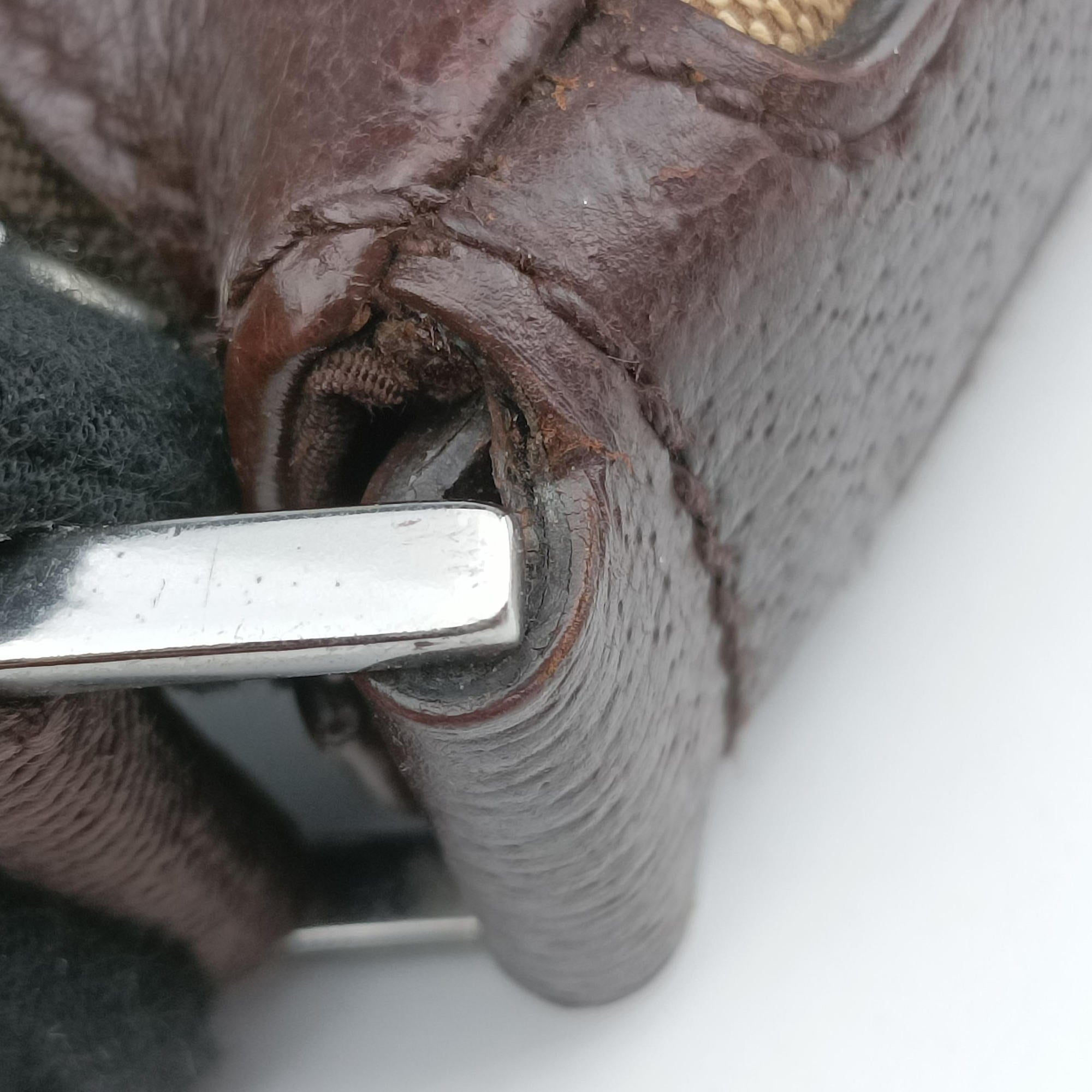 Vintage Gucci GG canvas Messenger Beige × Dark Brown canvas 131211 crossbodybag | stylenewstar