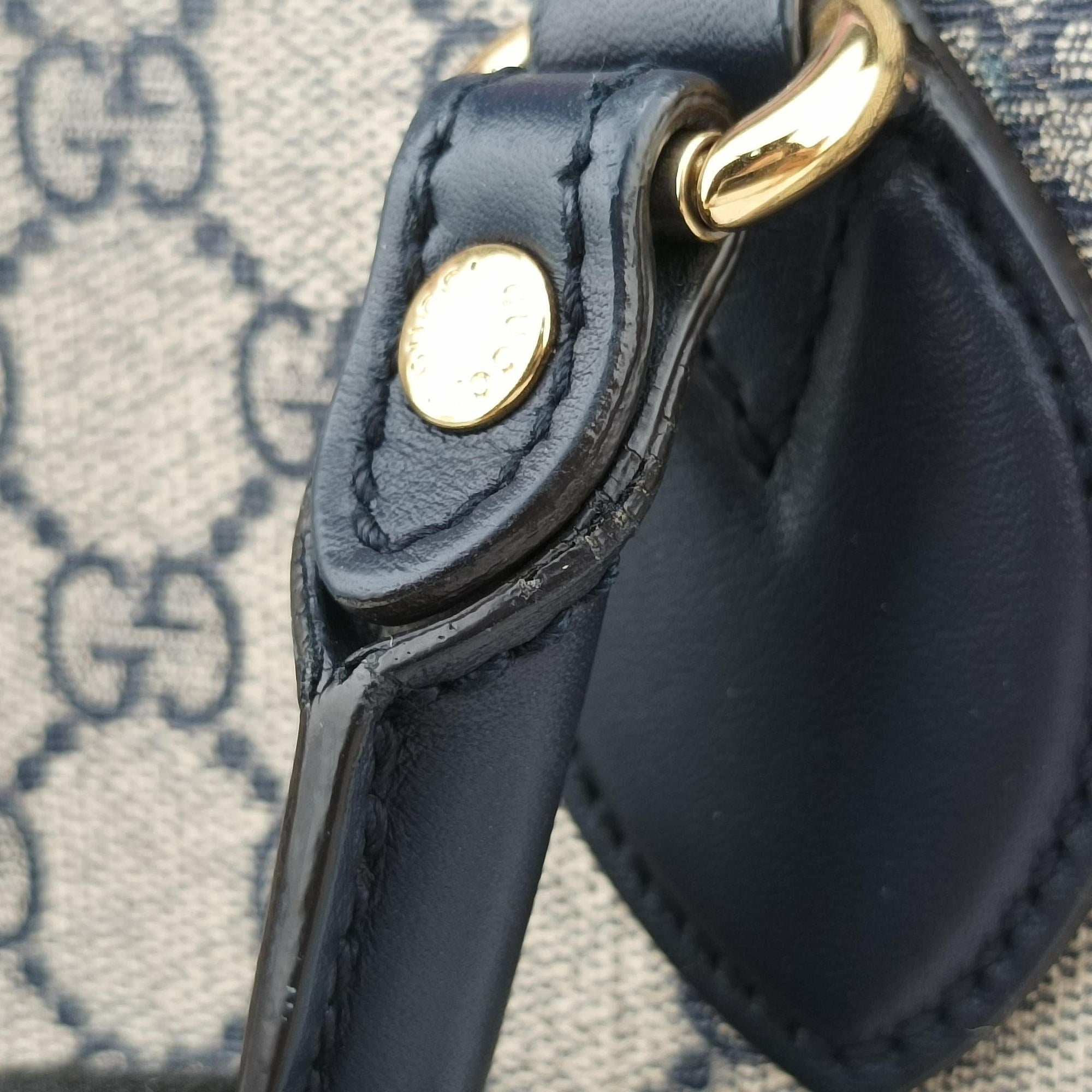 Vintage Gucci GG SUPREME Beige x Red x Navy PVC coated canvasxLeather 409529 shoulderbag | stylenewstar