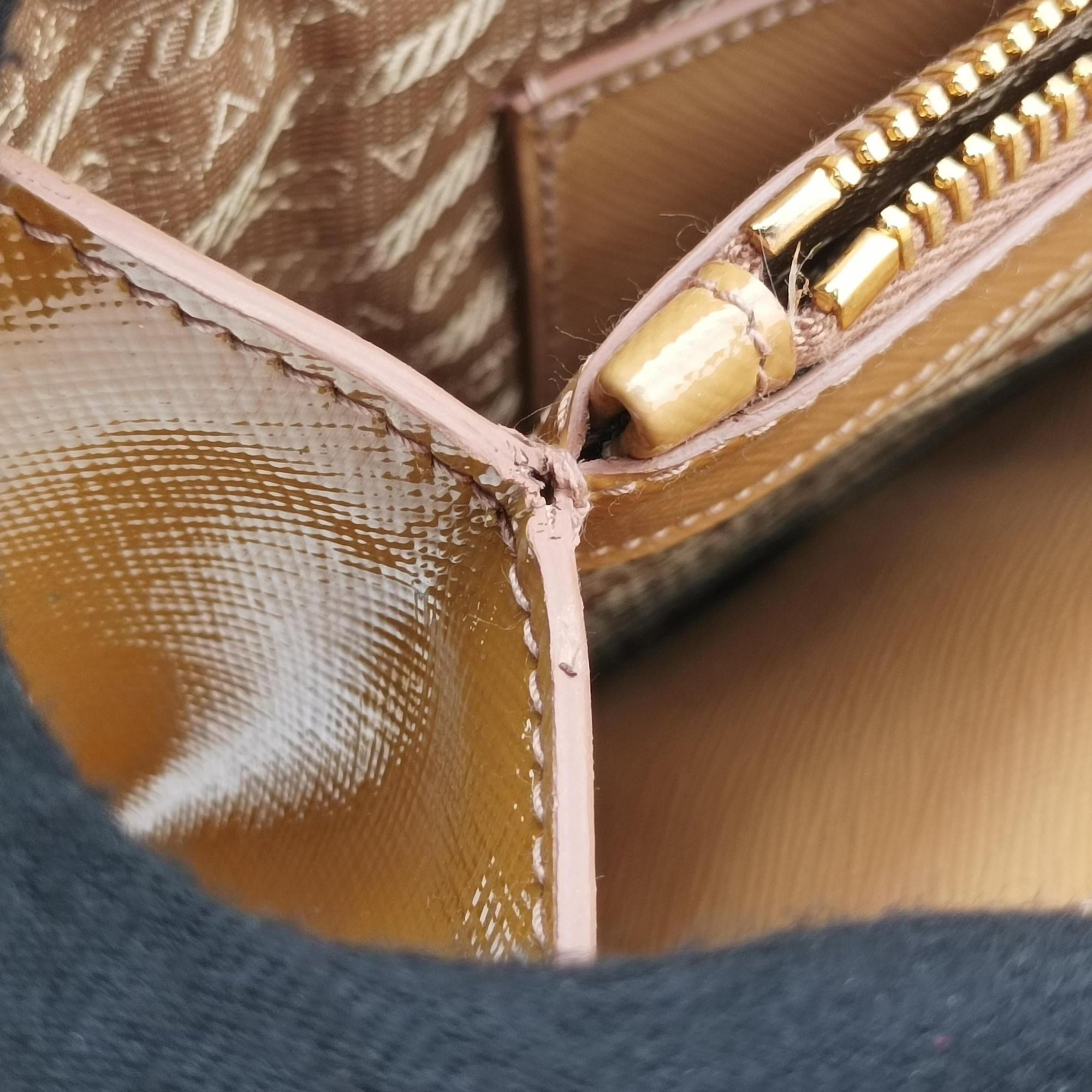 Pre-owned Prada Pyramid Camel Patent BL0808 shoulderbag | stylenewstar