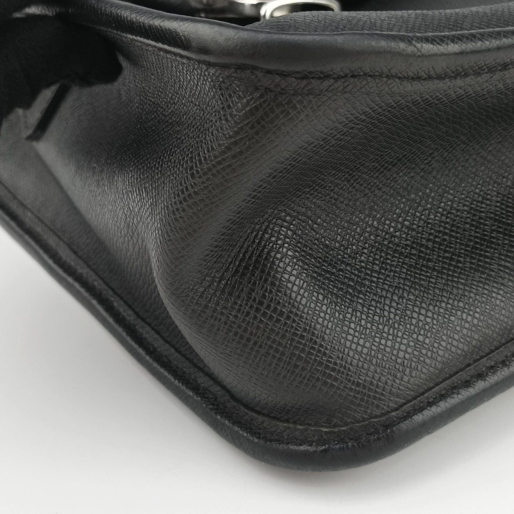 Pre-owned Louis Vuitton Anton Briefcase Ardoise Taiga calfskin leather M33416 shoulderbag | stylenewstar