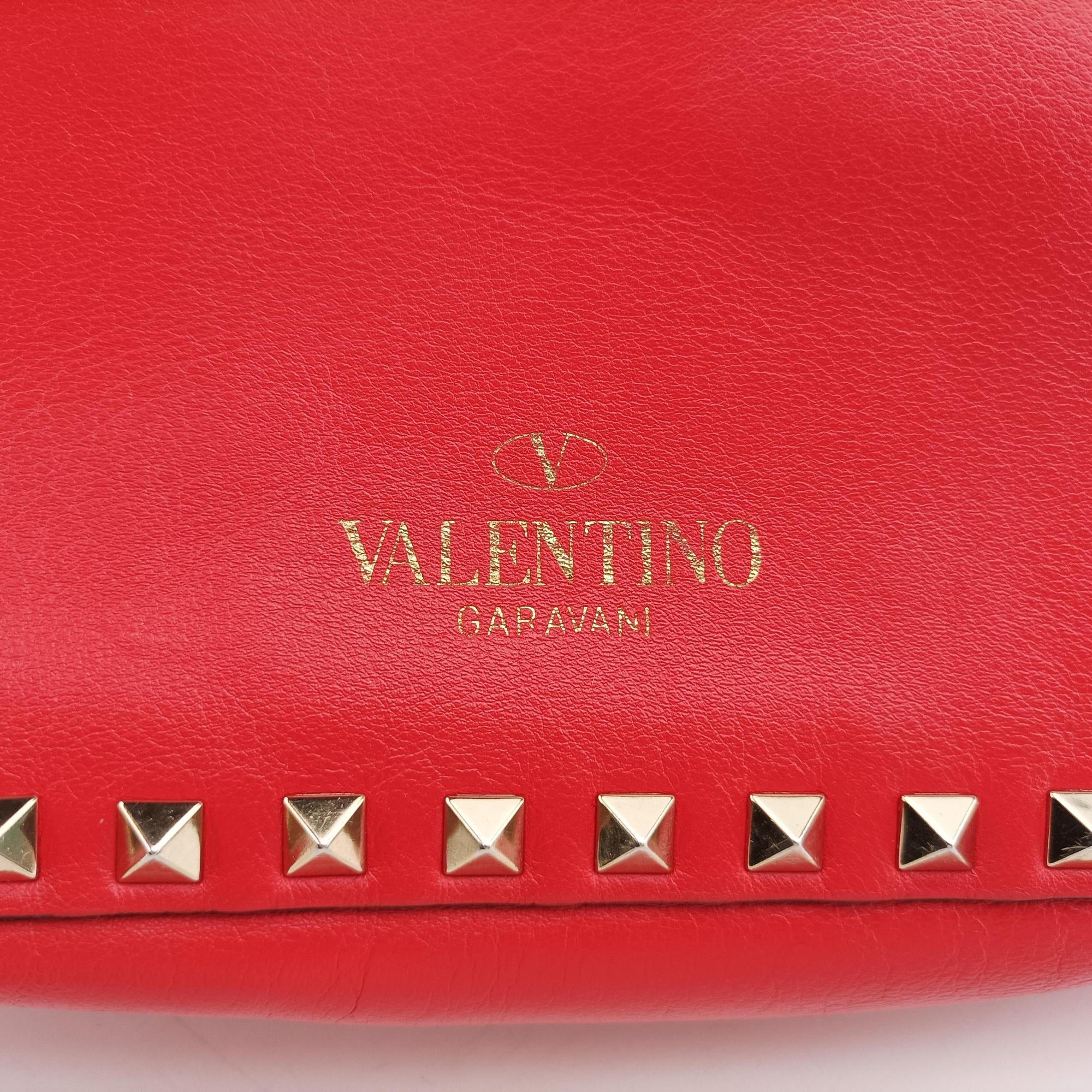 Pre-owned Valentino Rockstud Red Leather  shoulderbag | stylenewstar