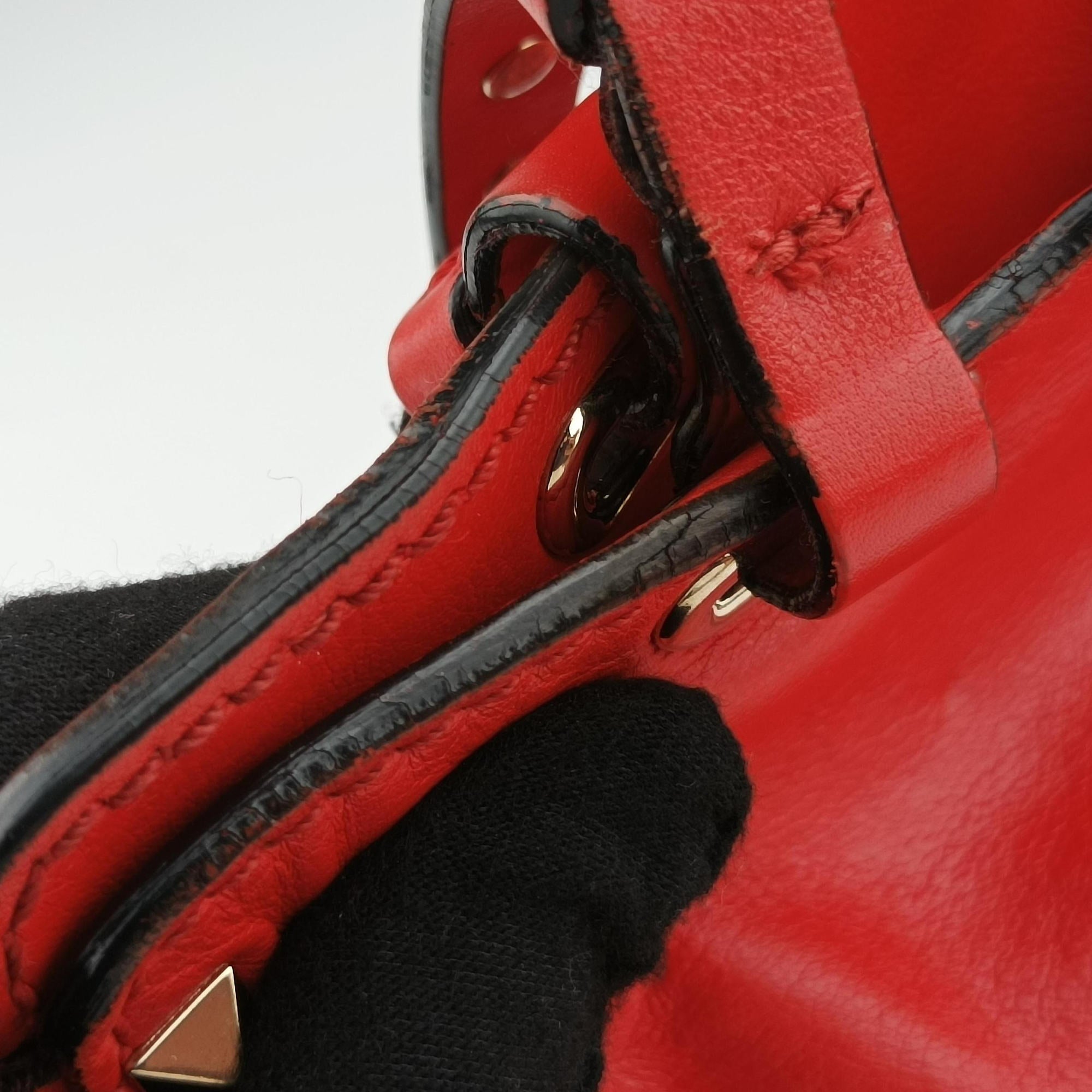 Pre-owned Valentino Rockstud Red Leather  shoulderbag | stylenewstar