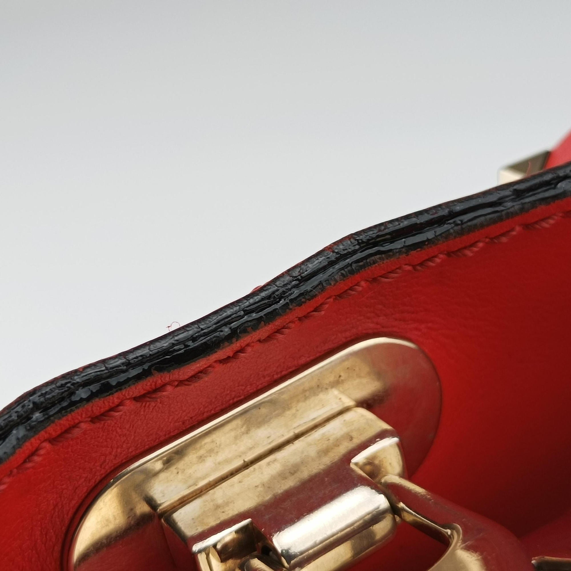Pre-owned Valentino Rockstud Red Leather  shoulderbag | stylenewstar