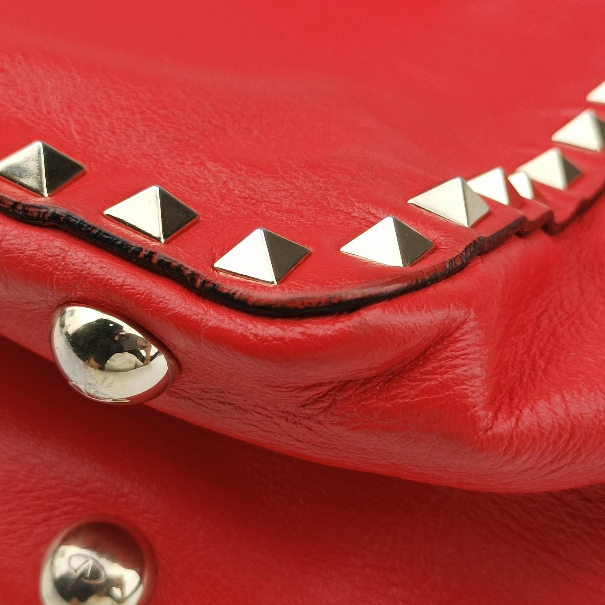 Pre-owned Valentino Rockstud Red Leather  shoulderbag | stylenewstar