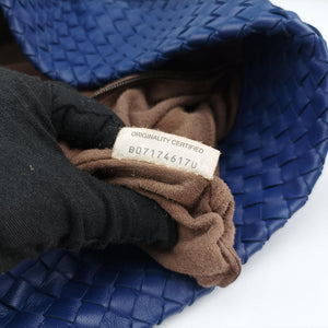 Secondhand Bottega Veneta Cesta Intrecciato Blue lambskin  handbag | stylenewstar