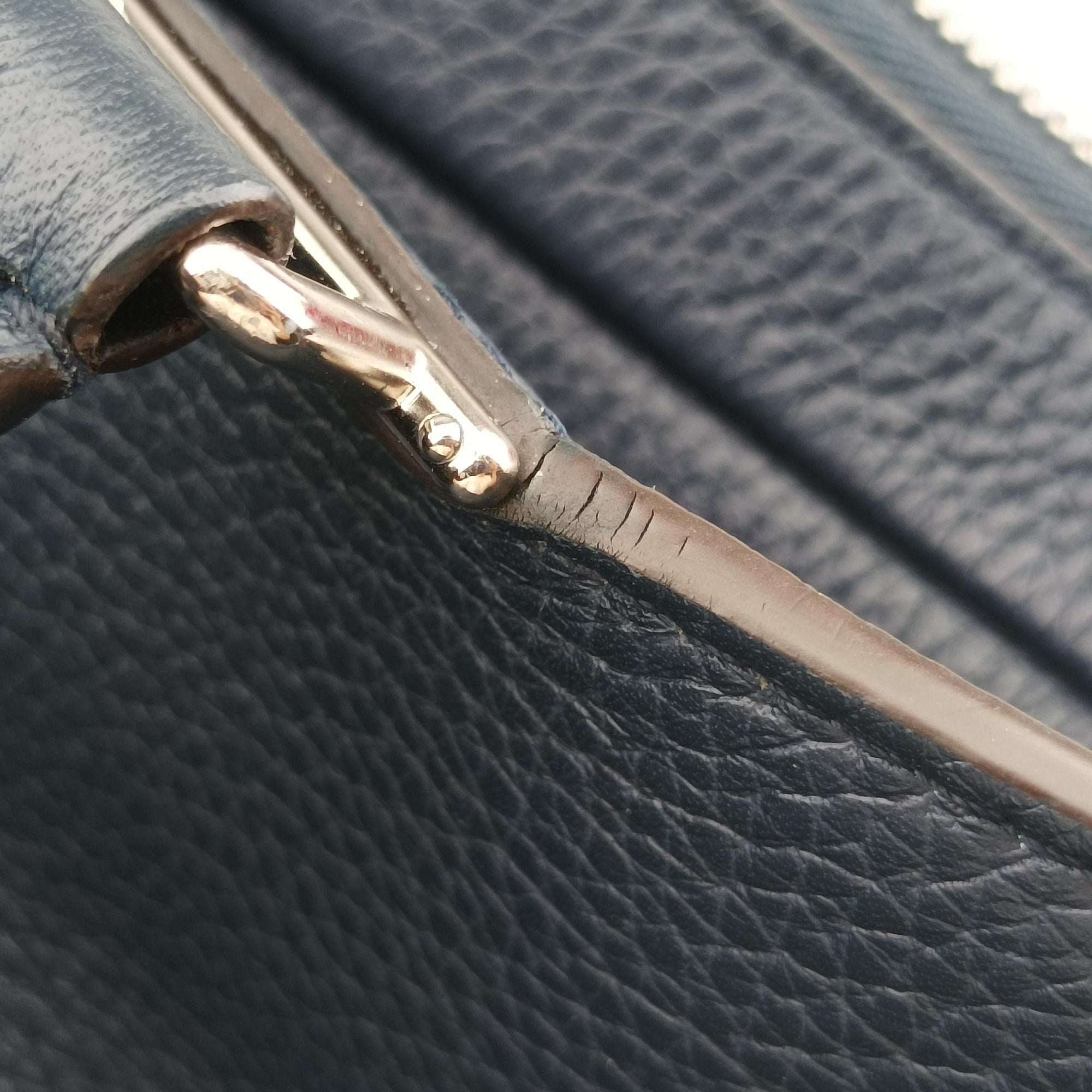 Vintage Louis Vuitton Armand Briefcase MM Navy Taurillon leather M54380 shoulderbag | stylenewstar