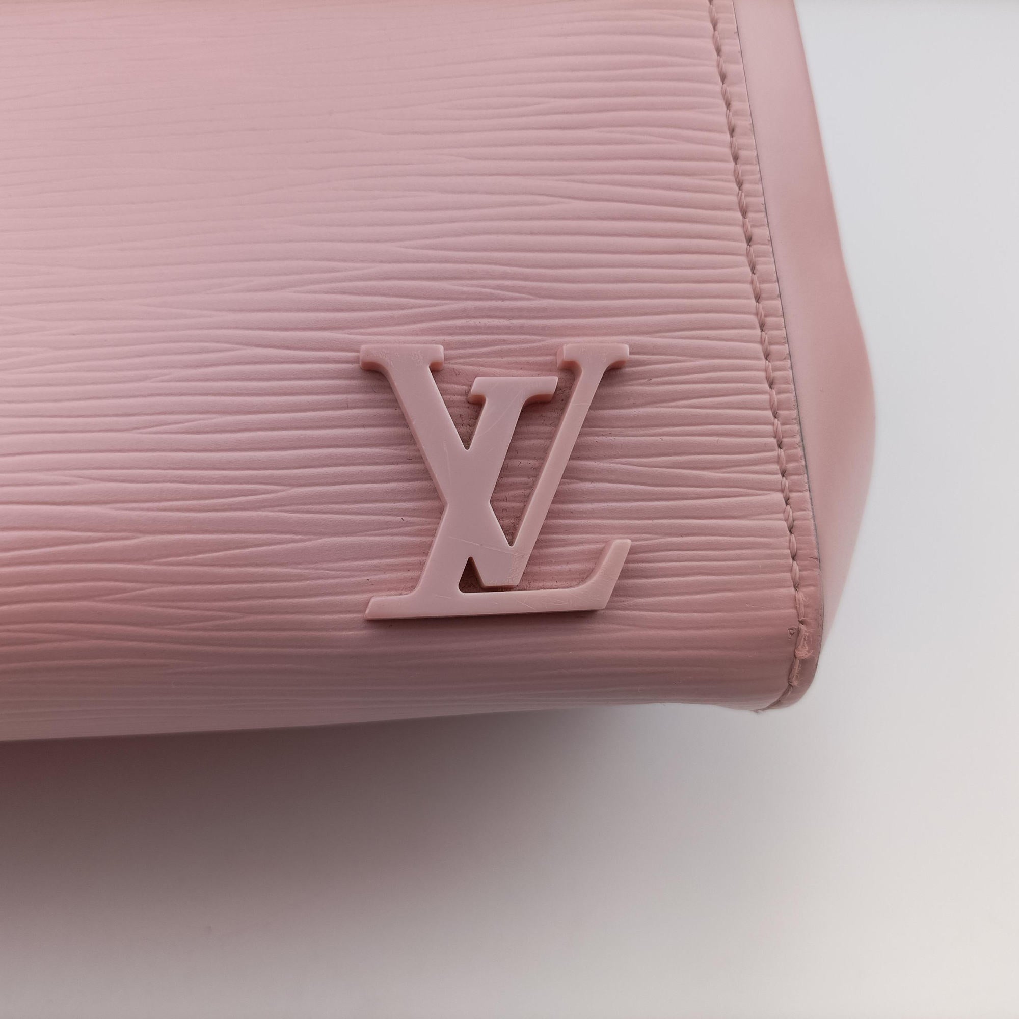 Vintage Louis Vuitton Cluny BB ROSE BALLERINE Epi M41338 shoulderbag | stylenewstar